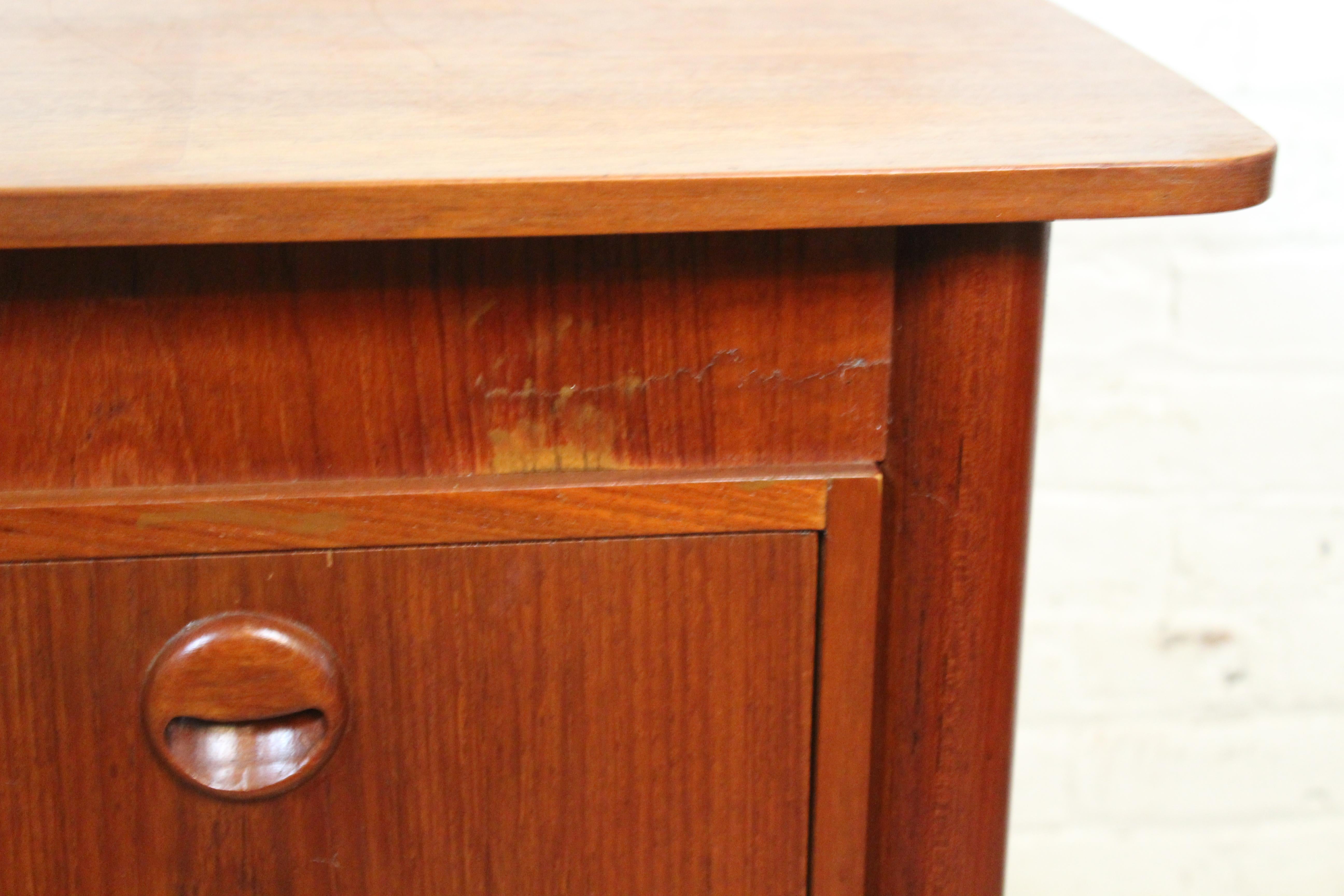 Mid-Century Teak Desk by Maurice Villency For Sale 1