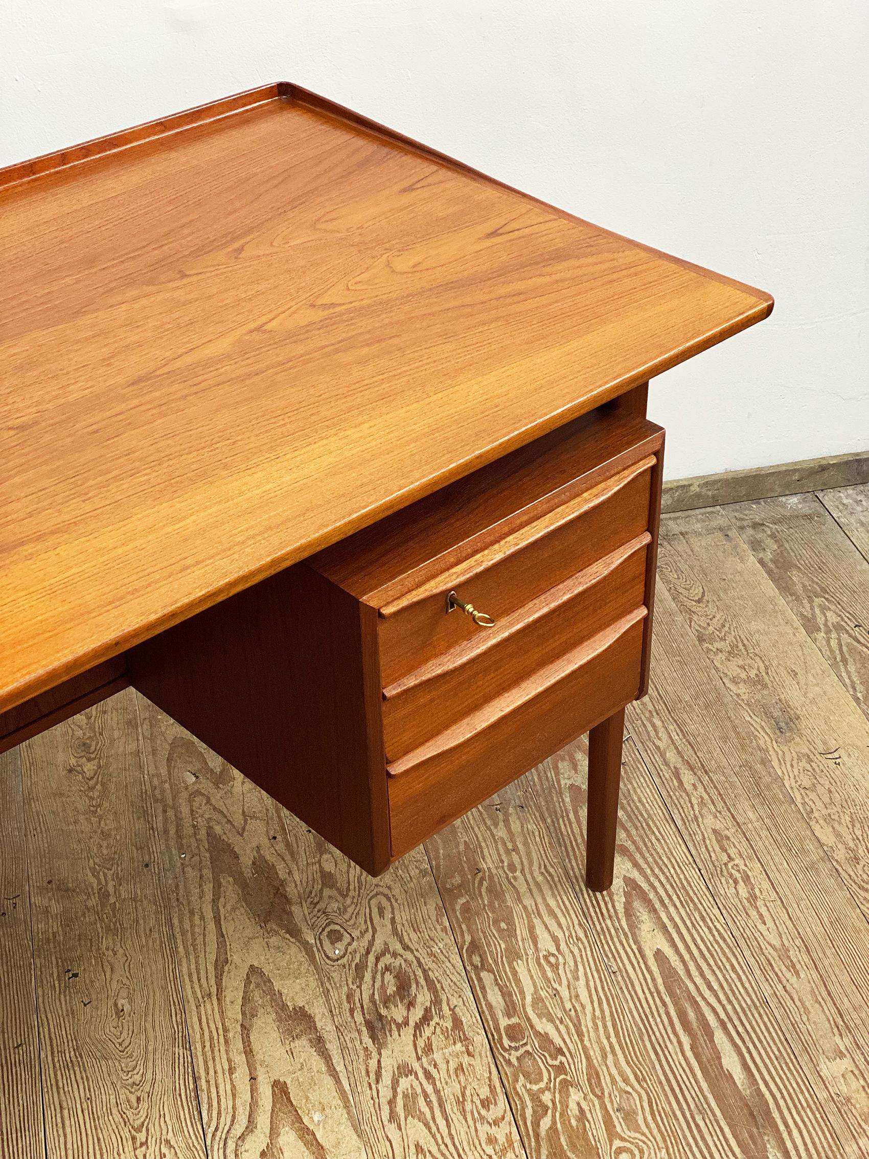 Mid-Century Teak Desk by Peter Løvig Nielsen, Denmark, 1960s 4