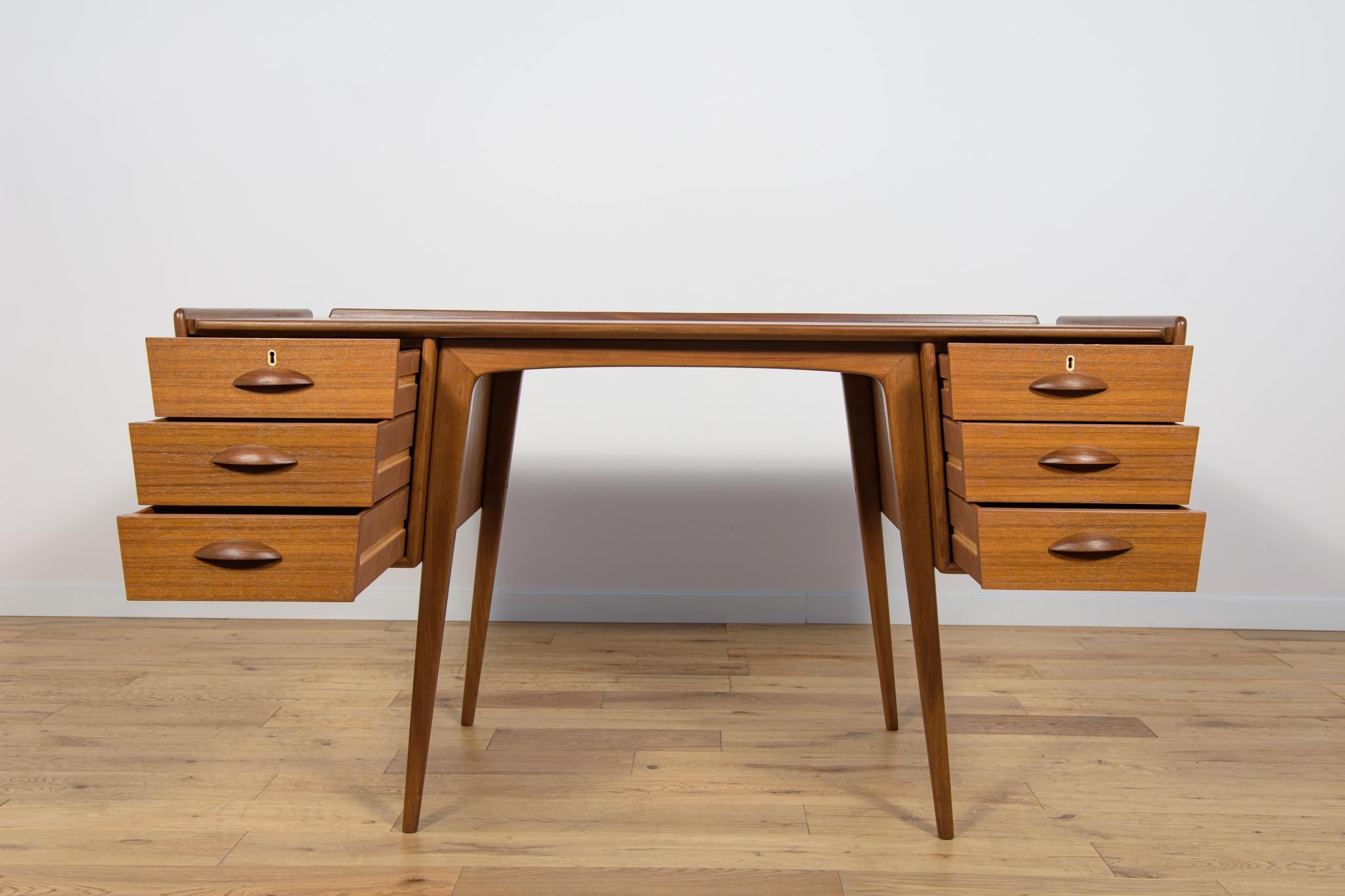 Scrivania in teak di metà secolo di Svante Skogh per AB Möbelfabriken Balder, Svezia, anni '50 in vendita 2