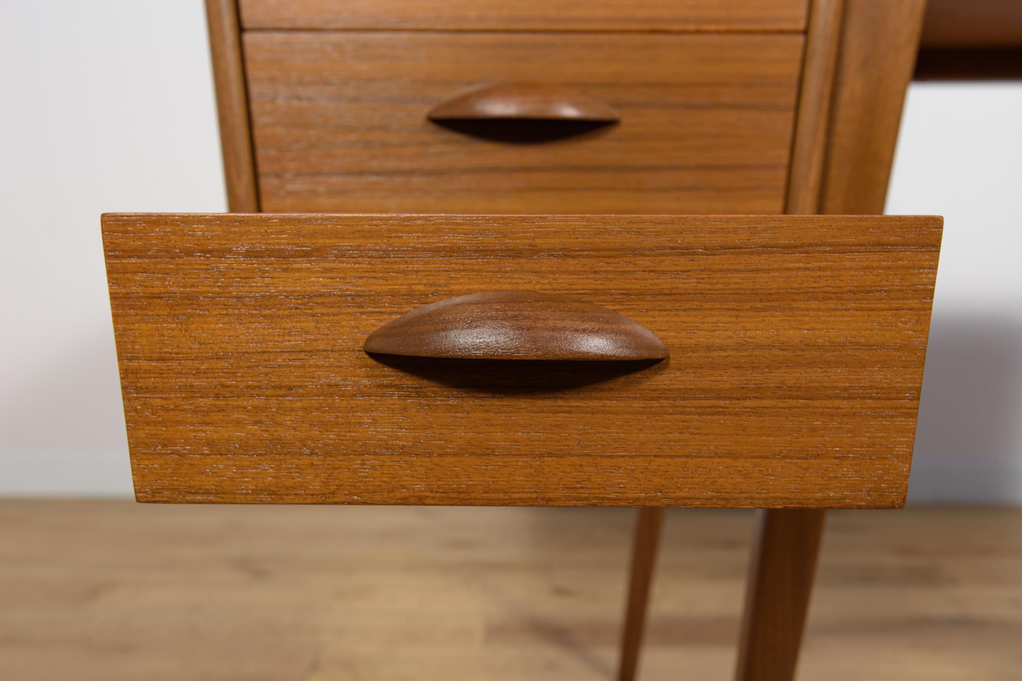 Scrivania in teak di metà secolo di Svante Skogh per AB Möbelfabriken Balder, Svezia, anni '50 in vendita 4