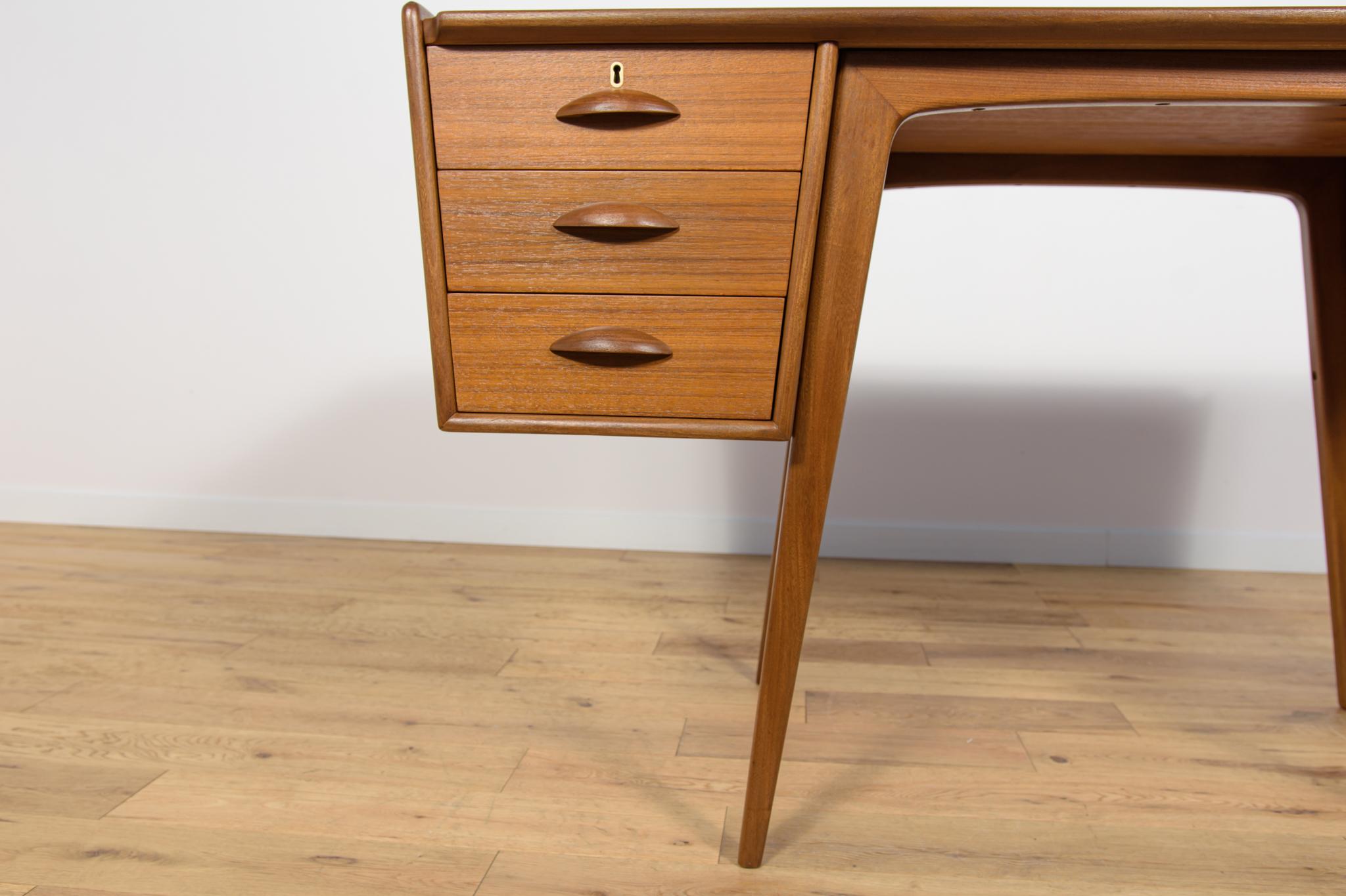 Scrivania in teak di metà secolo di Svante Skogh per AB Möbelfabriken Balder, Svezia, anni '50 in vendita 10