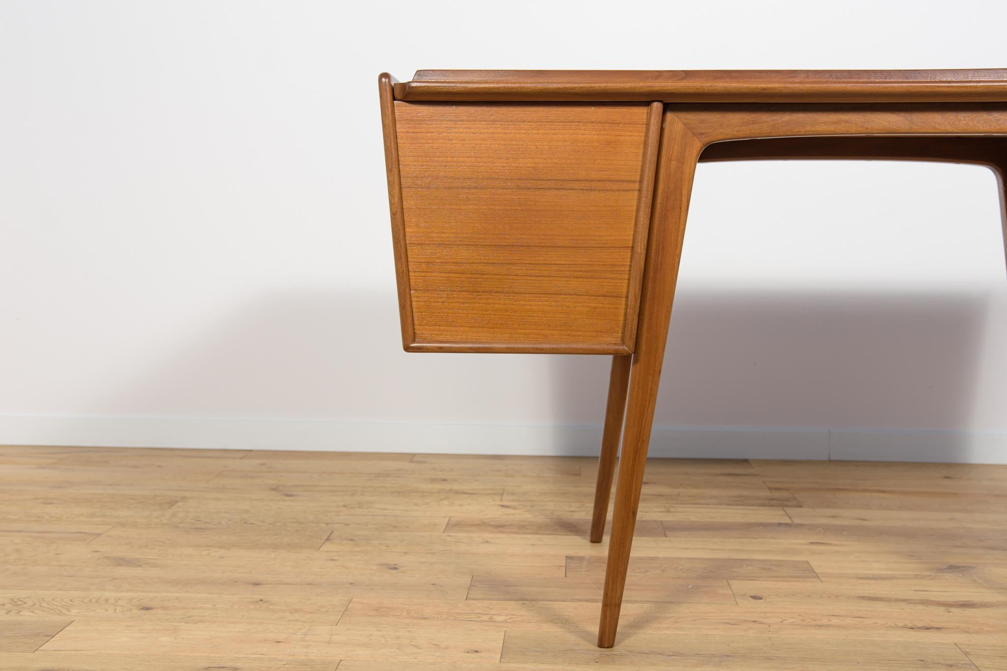 Scrivania in teak di metà secolo di Svante Skogh per AB Möbelfabriken Balder, Svezia, anni '50 in vendita 11