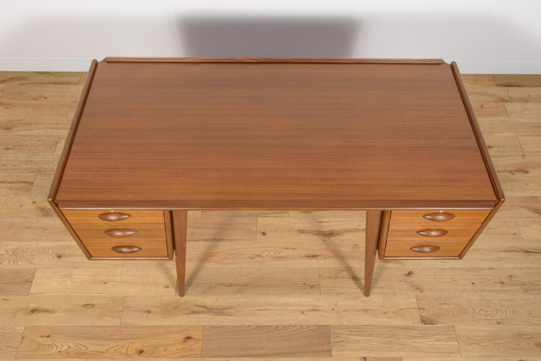 Svedese Scrivania in teak di metà secolo di Svante Skogh per AB Möbelfabriken Balder, Svezia, anni '50 in vendita