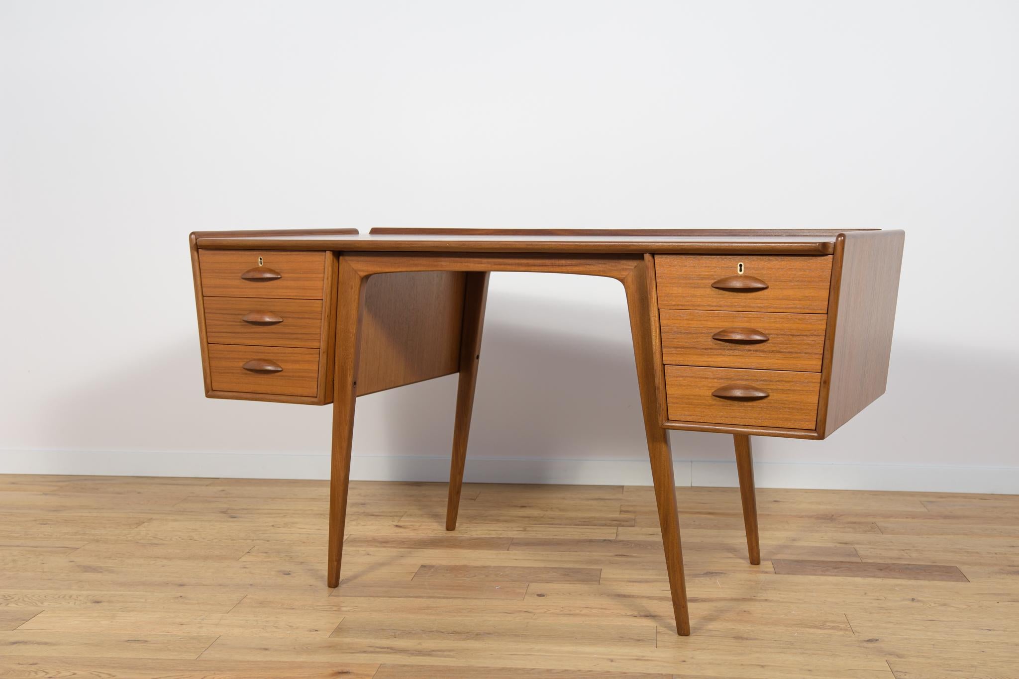 Woodwork Mid-Century Teak Desk by Svante Skogh for AB Möbelfabriken Balder, Sweden, 1950s For Sale
