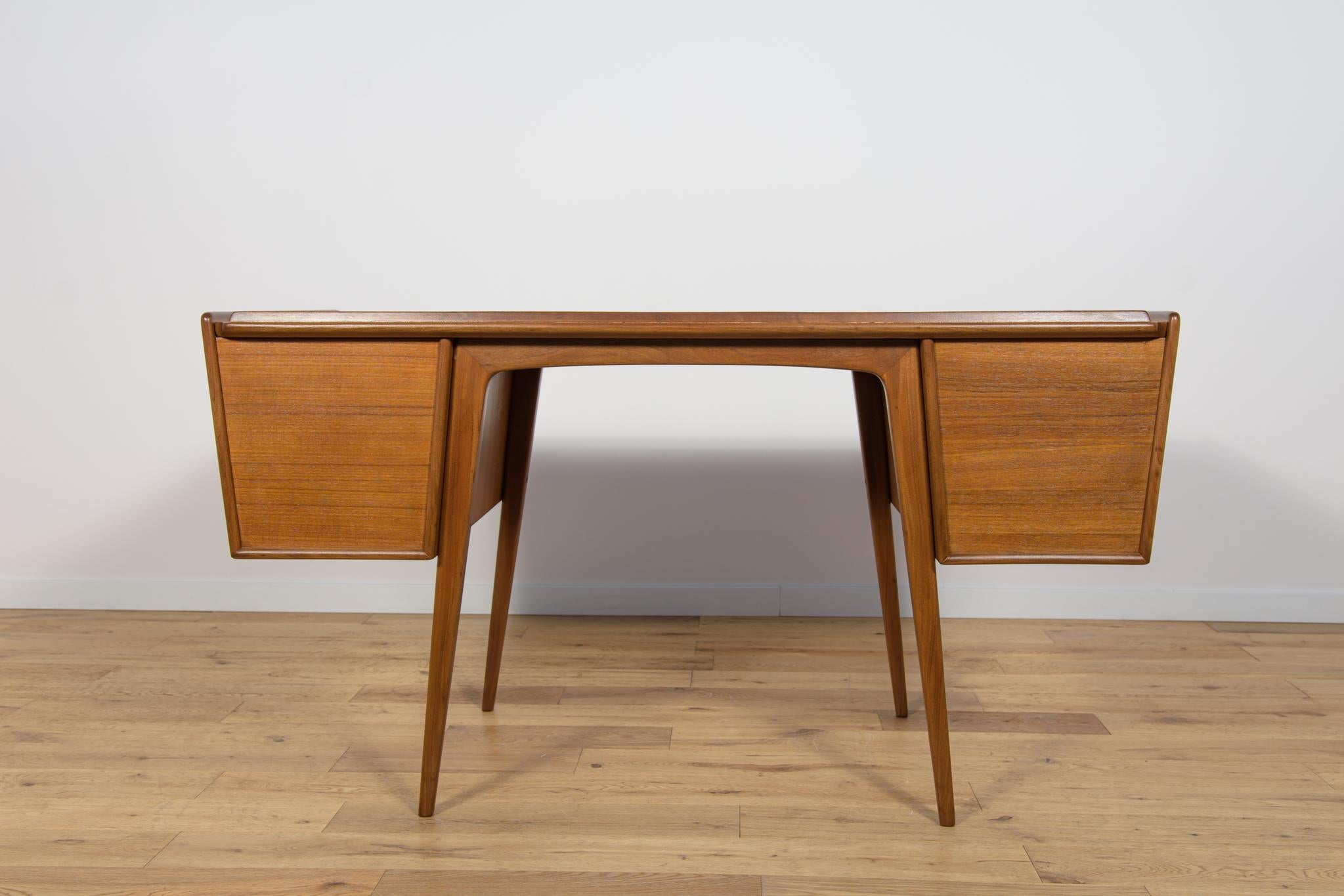 Teak Scrivania in teak di metà secolo di Svante Skogh per AB Möbelfabriken Balder, Svezia, anni '50 in vendita