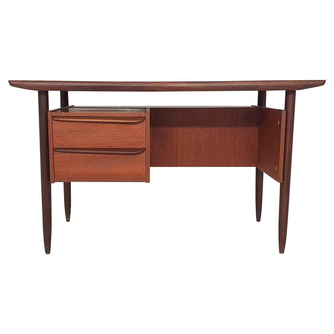 Bureau en teck du milieu du siècle par Tijsseling:: Pays-Bas:: années 1950