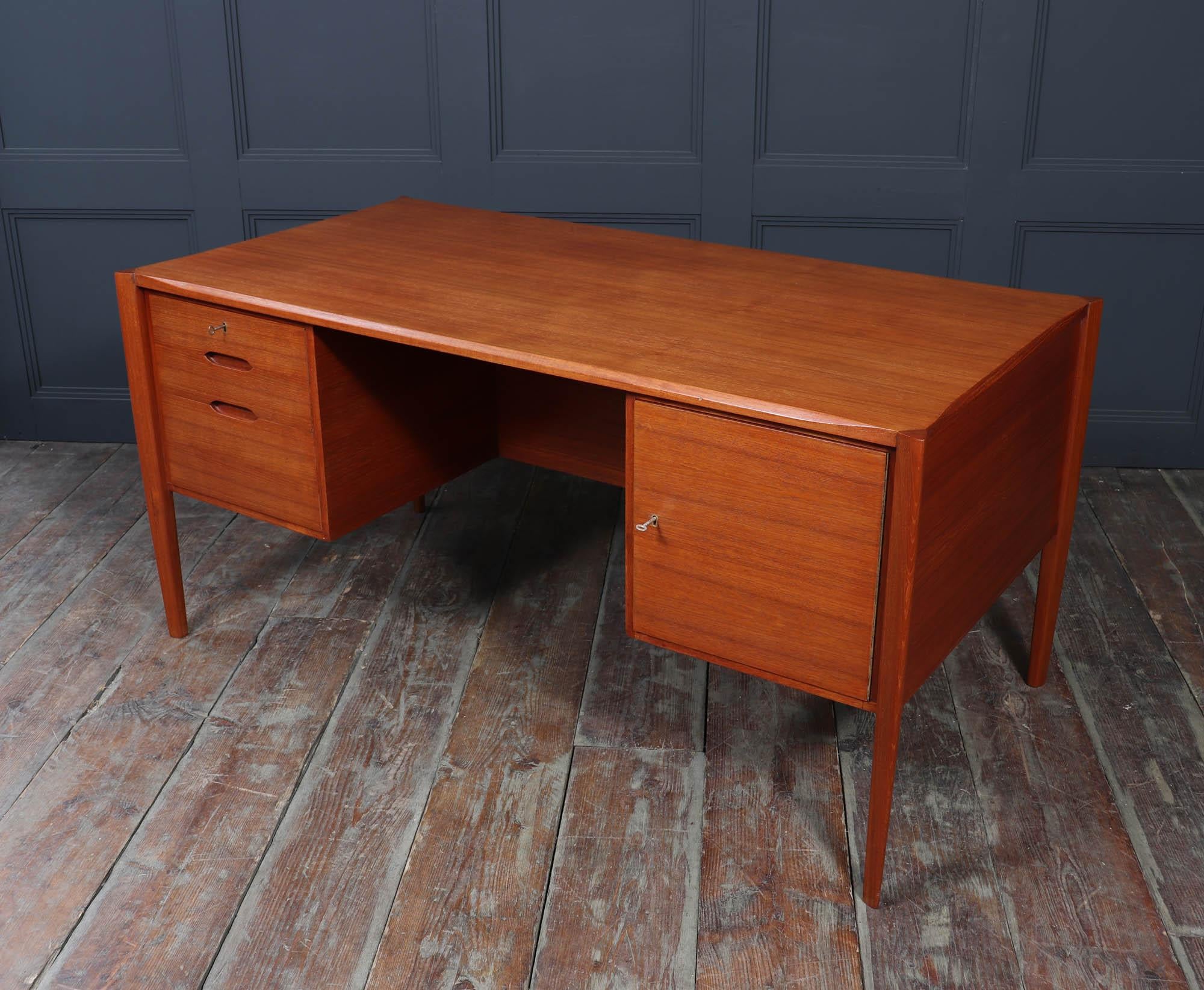 Mid Century Teak Desk c1960 4