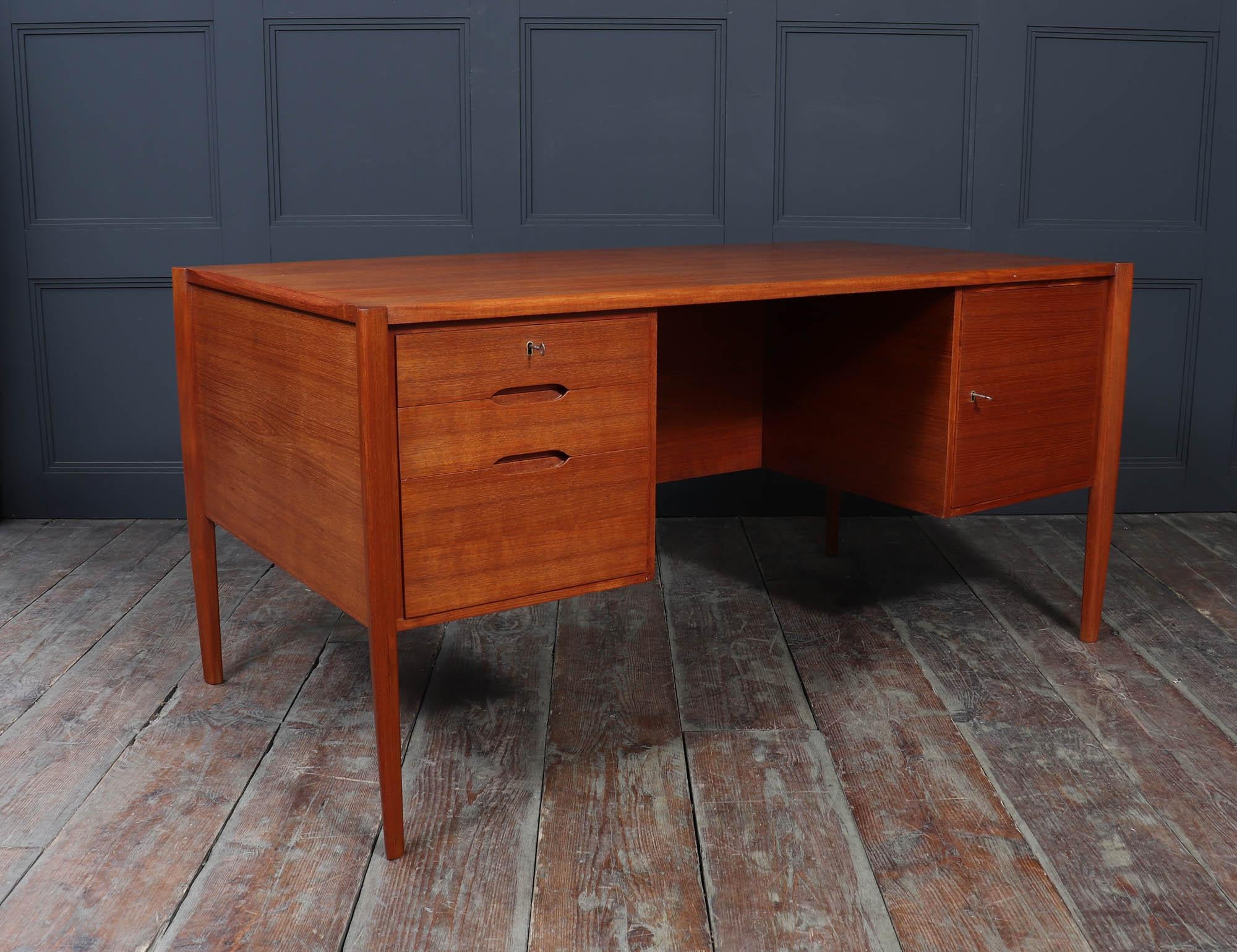 Mid Century Teak Desk c1960 3