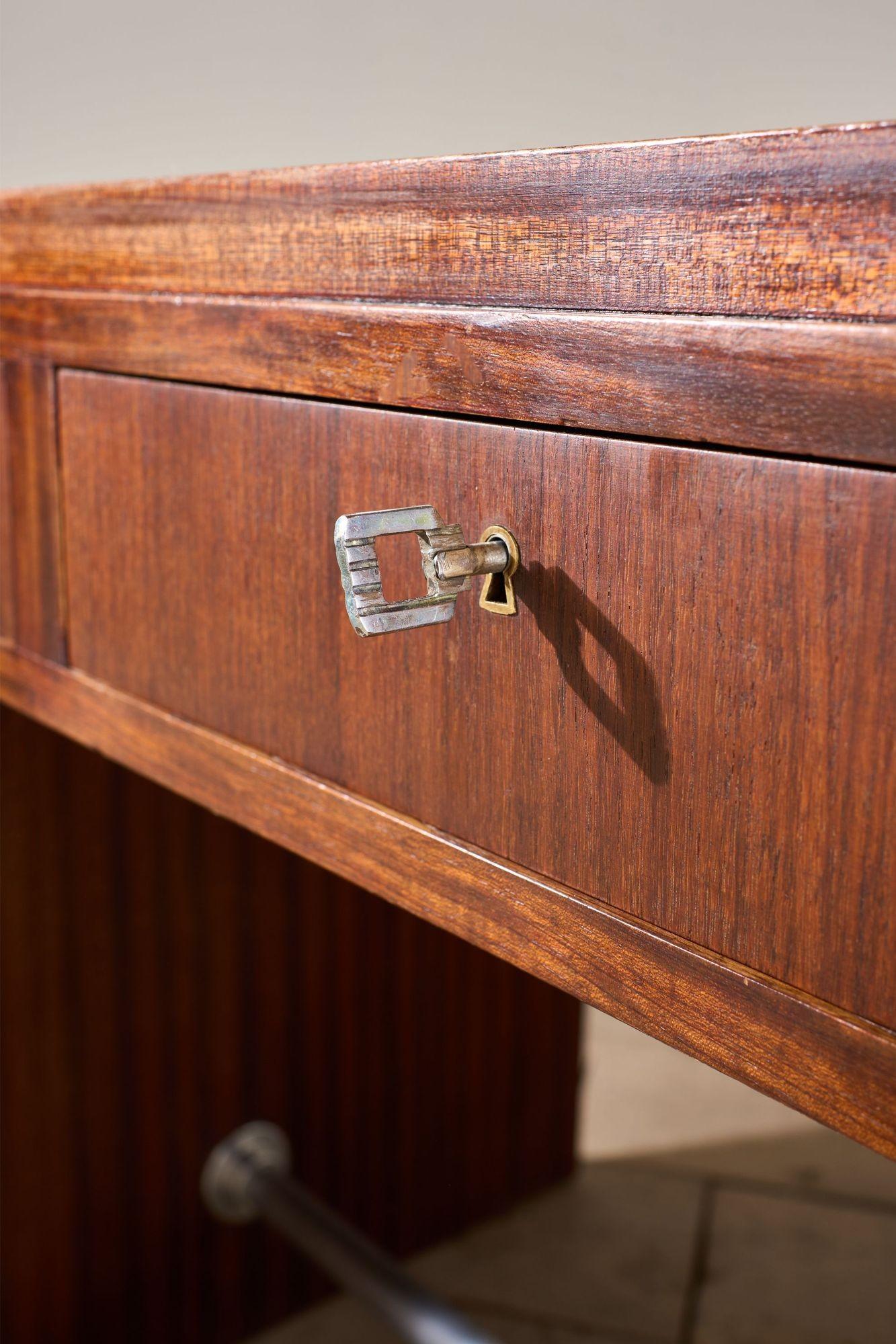 Scrivania in teak del Medioevo in vendita 4