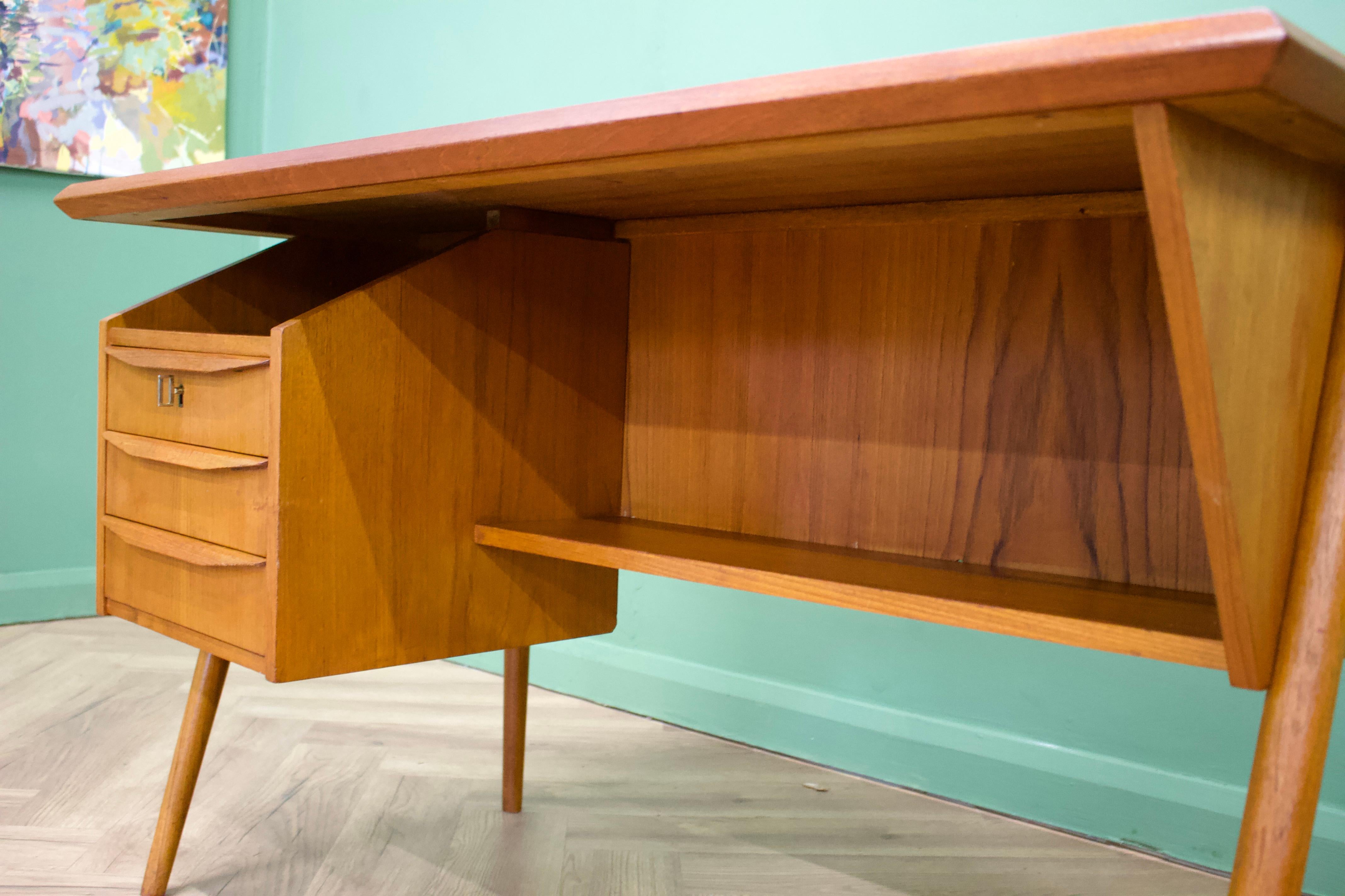 Midcentury Teak Desk from Tibergaard, 1960s In Good Condition In South Shields, GB