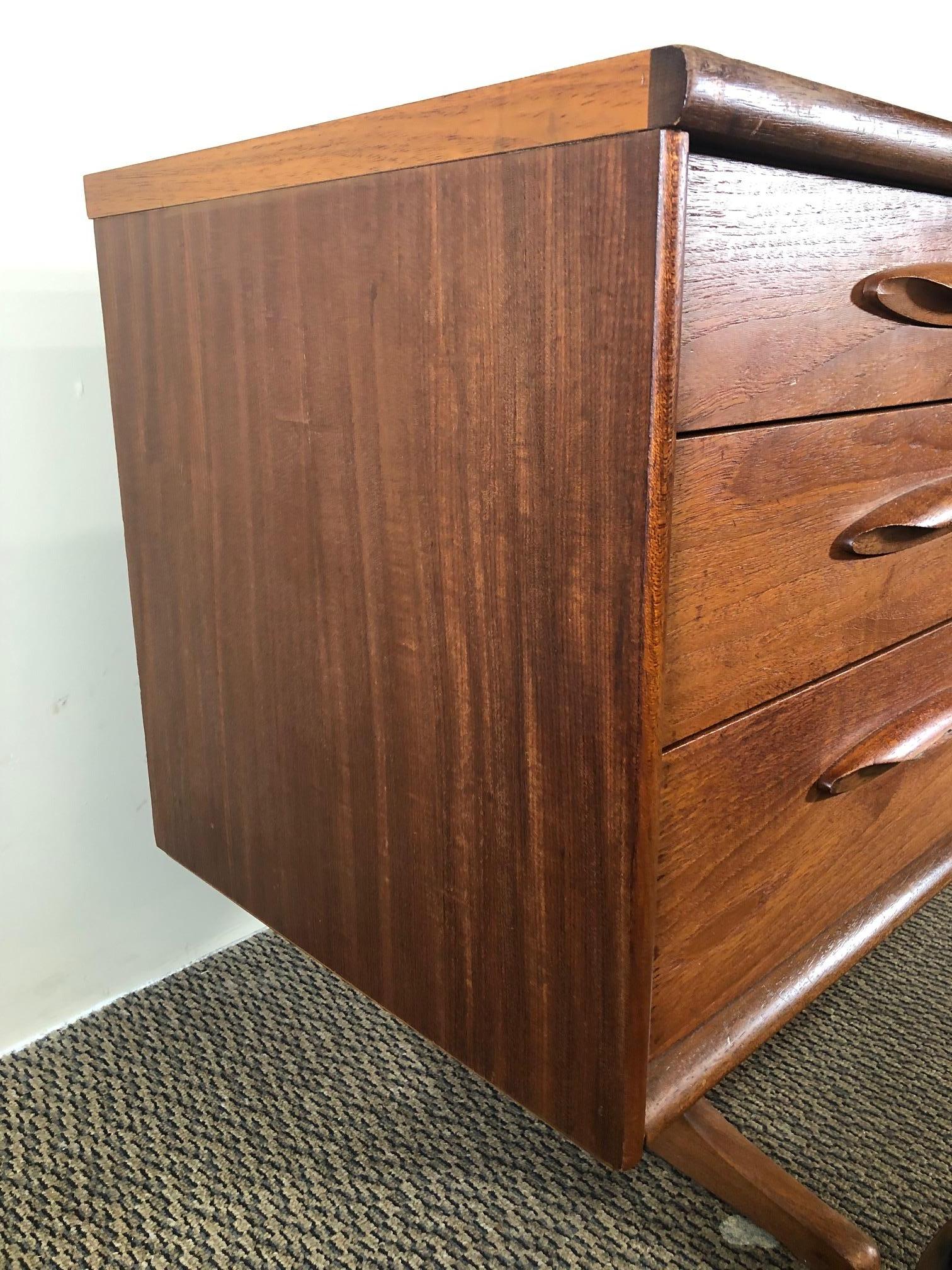 Midcentury Teak Desk or Dressing Table by Austinsuite In Good Condition For Sale In Norcross, GA