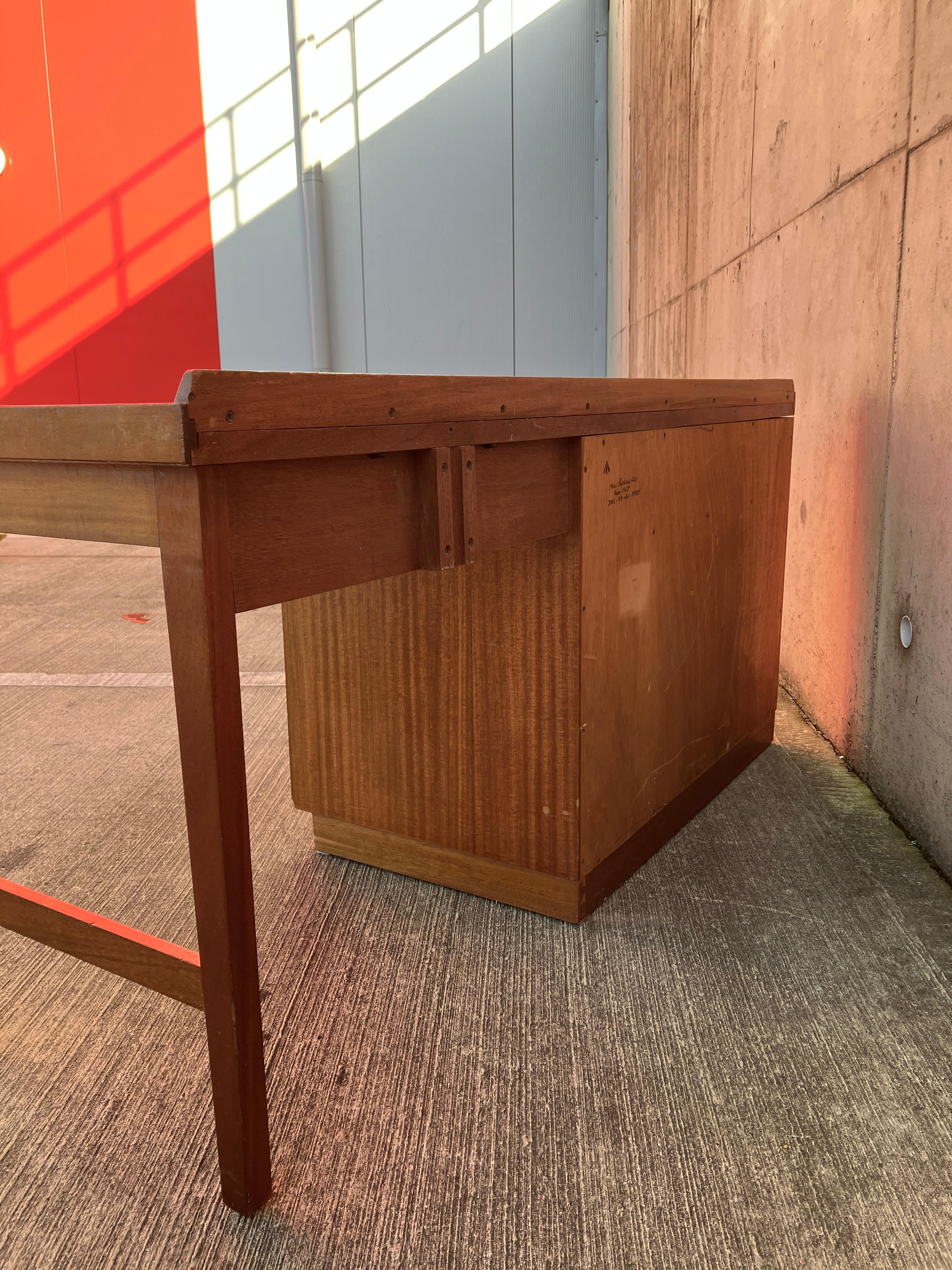 Mid Century Teak Desk with Formica Top im Angebot 5