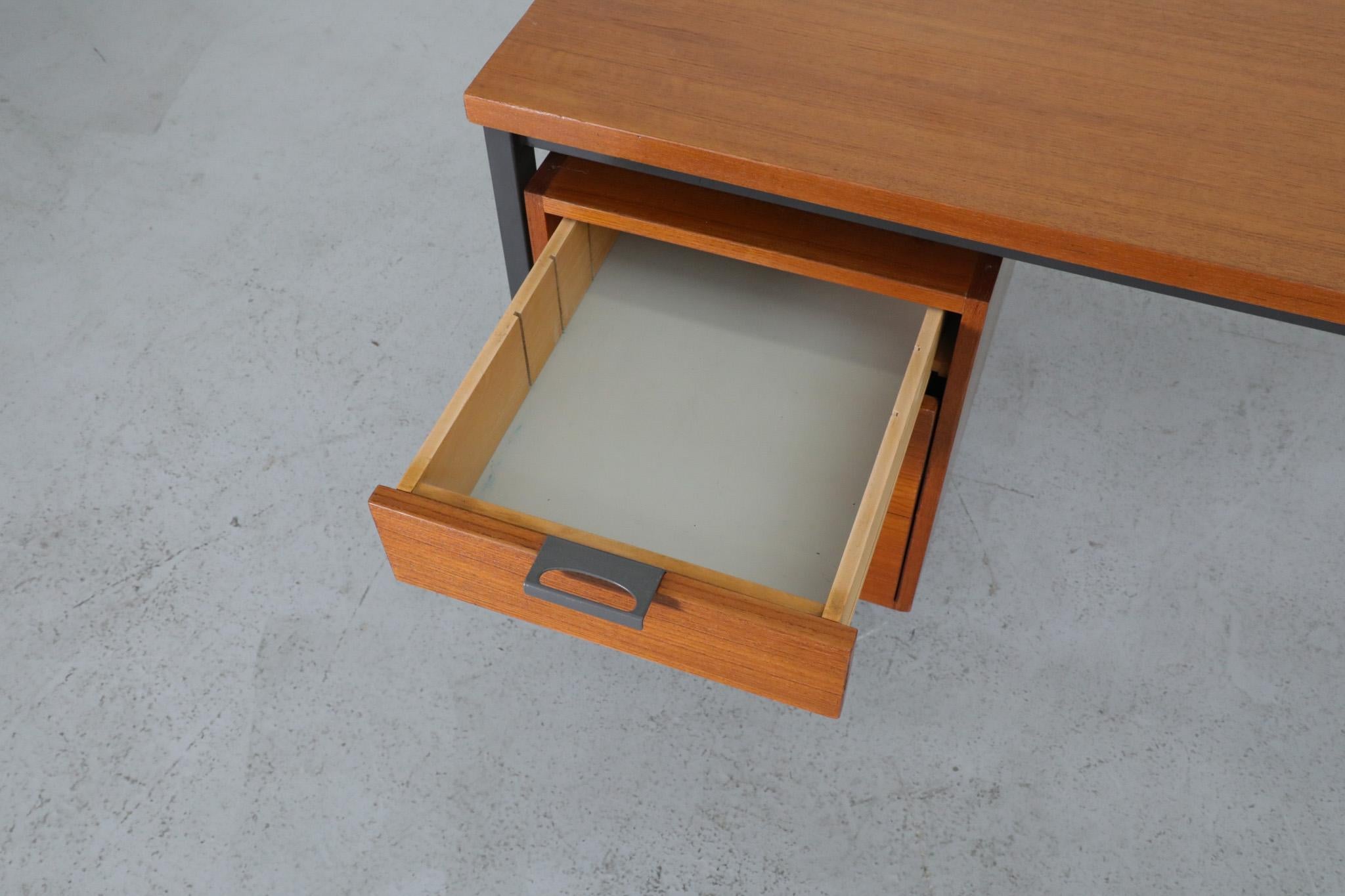 Scrivania in teak di metà secolo con cassetti sovrapposti di Herbert Hirche per Holzapfel in vendita 3
