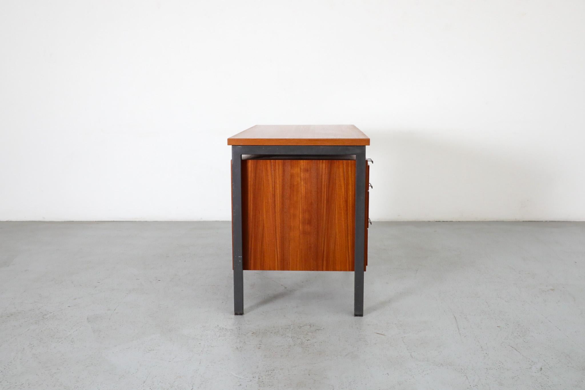 Scrivania in teak di metà secolo con cassetti sovrapposti di Herbert Hirche per Holzapfel in vendita 1