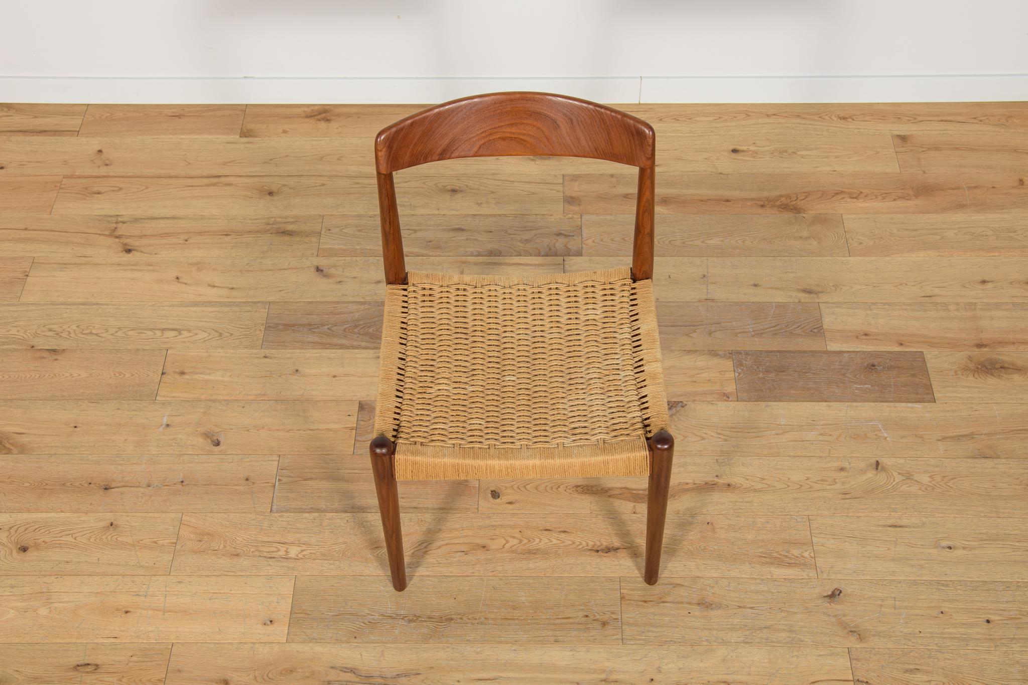 Mid-Century moderno Sedia da pranzo in teak del Medioevo, Danimarca, anni '60 in vendita