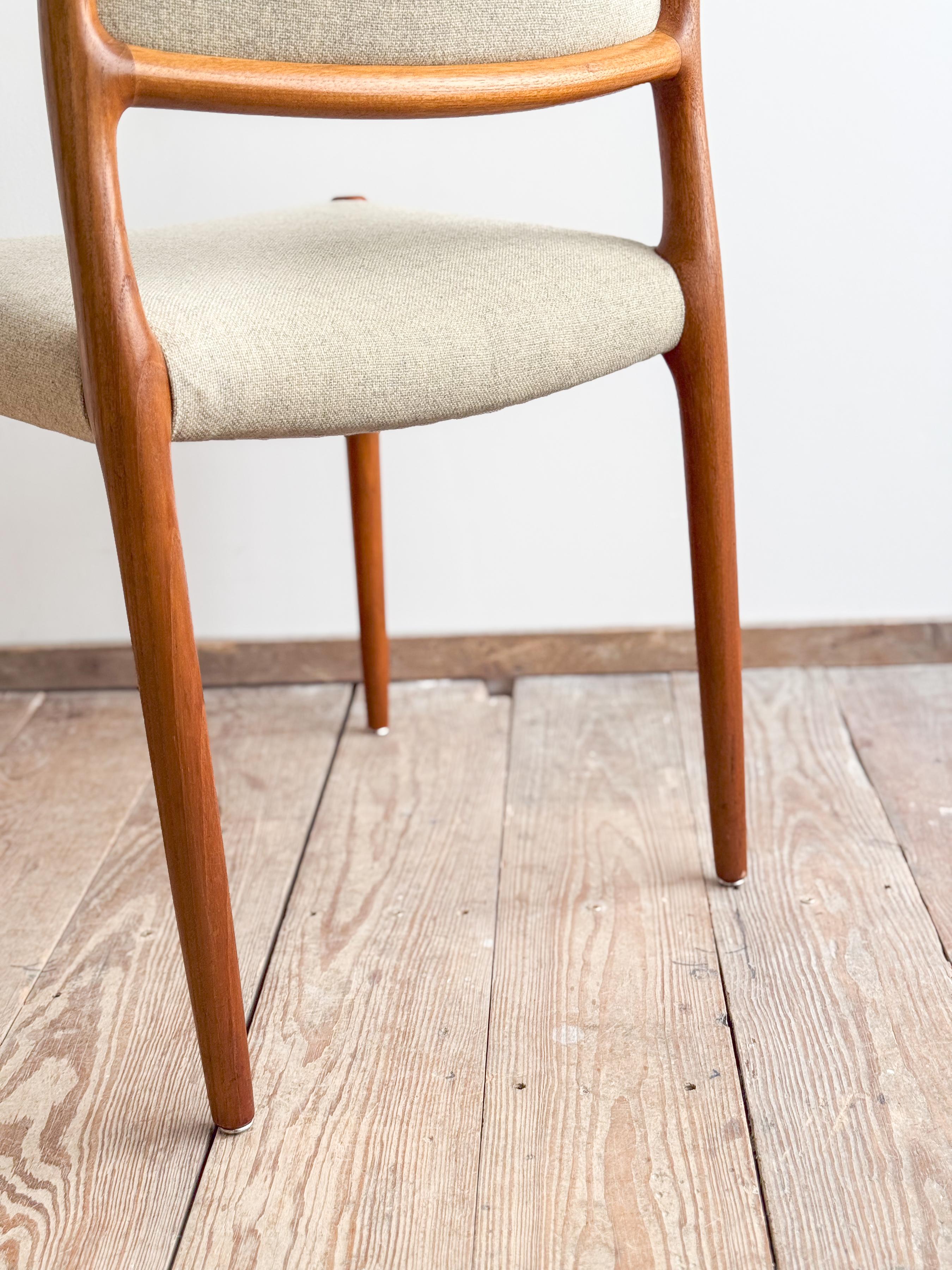 Mid-Century Teak Dining Chair model 80 by Niels O. Møller for J. L. Moller For Sale 2