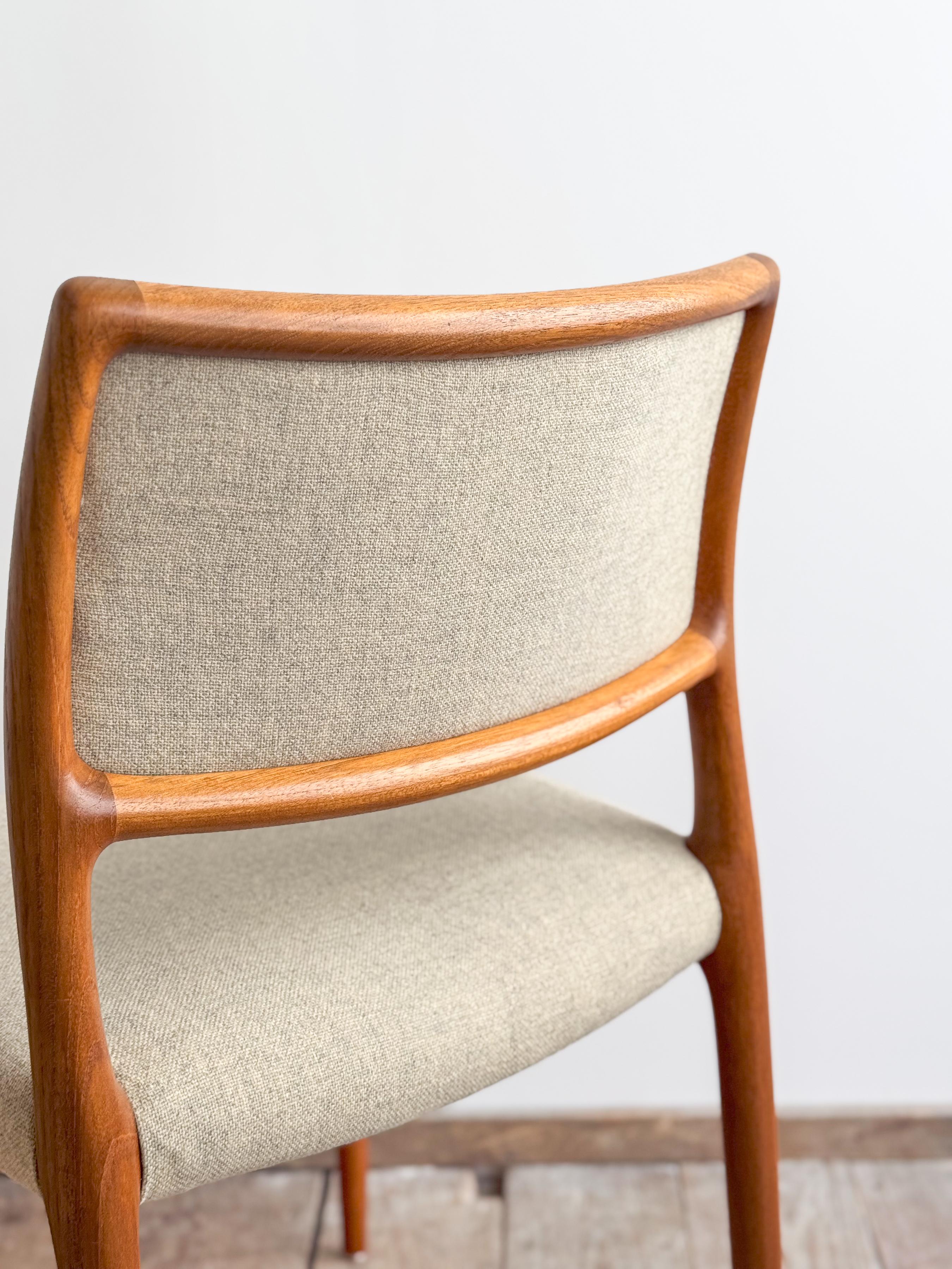 Mid-Century Teak Dining Chair model 80 by Niels O. Møller for J. L. Moller For Sale 3