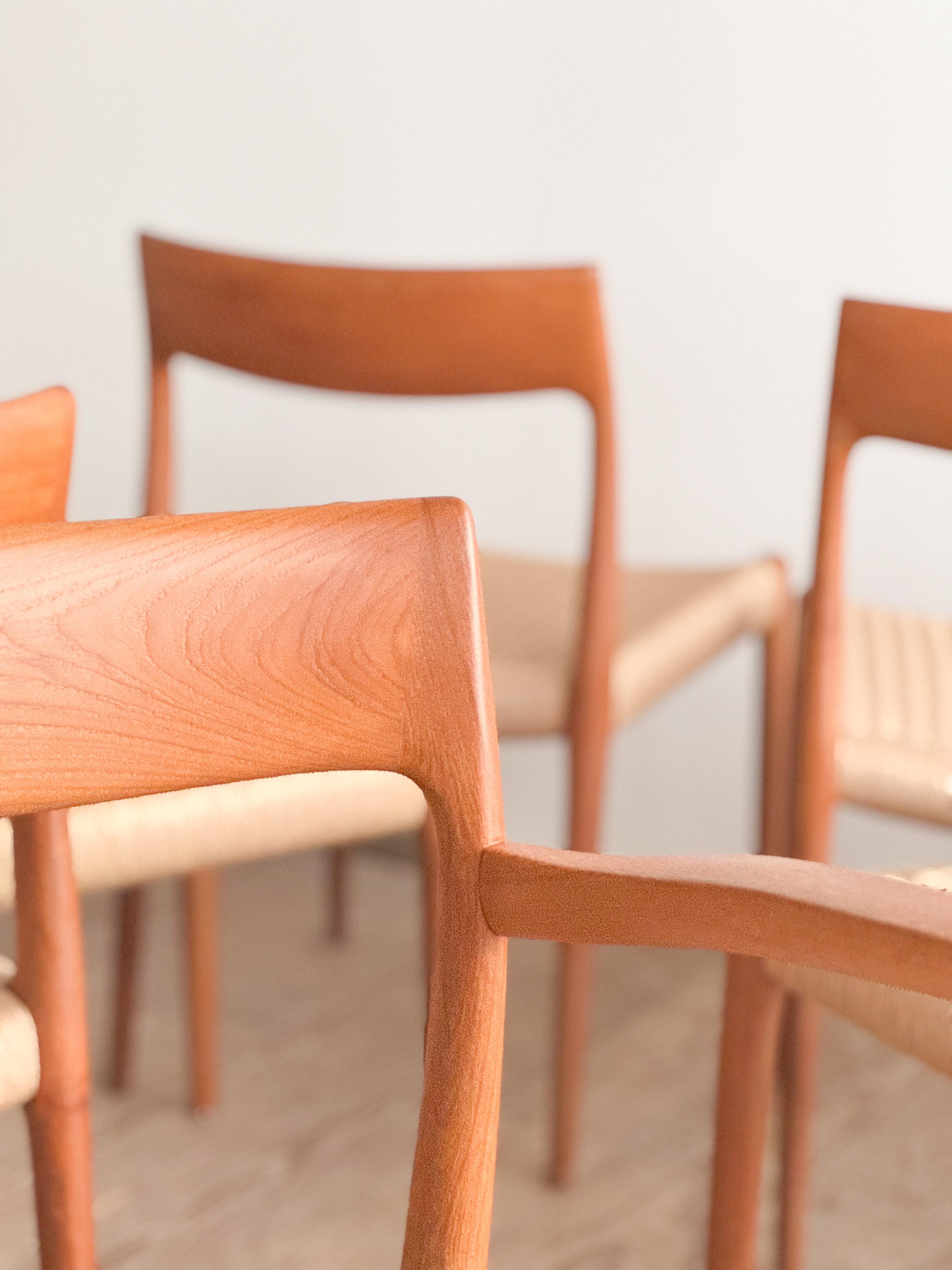 Teak-Esszimmerstühle aus der Jahrhundertmitte #57&77 von Niels O. Møller, JL. Moller, Satz von 10 im Angebot 2