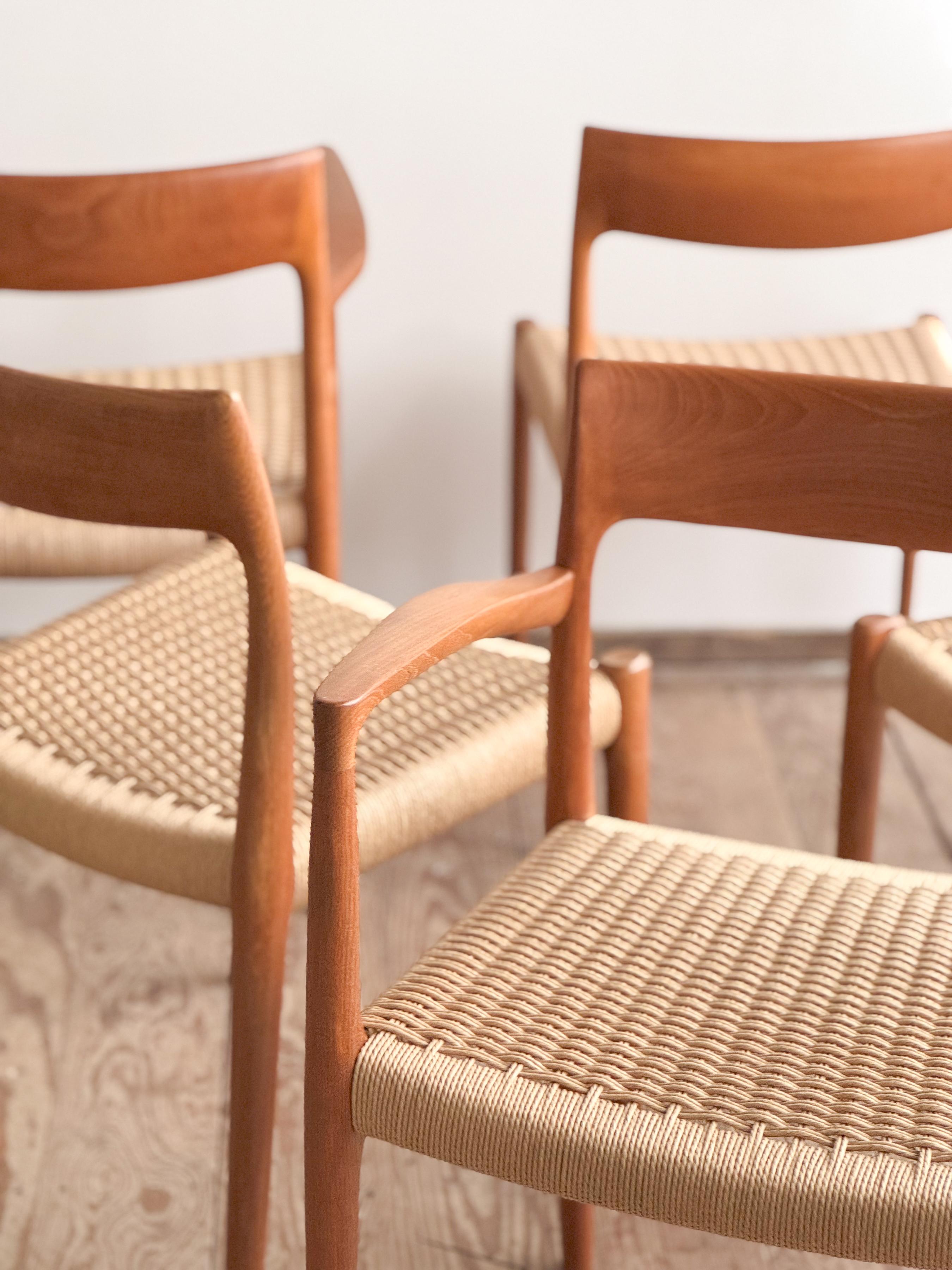 Teak-Esszimmerstühle aus der Jahrhundertmitte #57&77 von Niels O. Møller, JL. Moller, Satz von 10 im Angebot 6