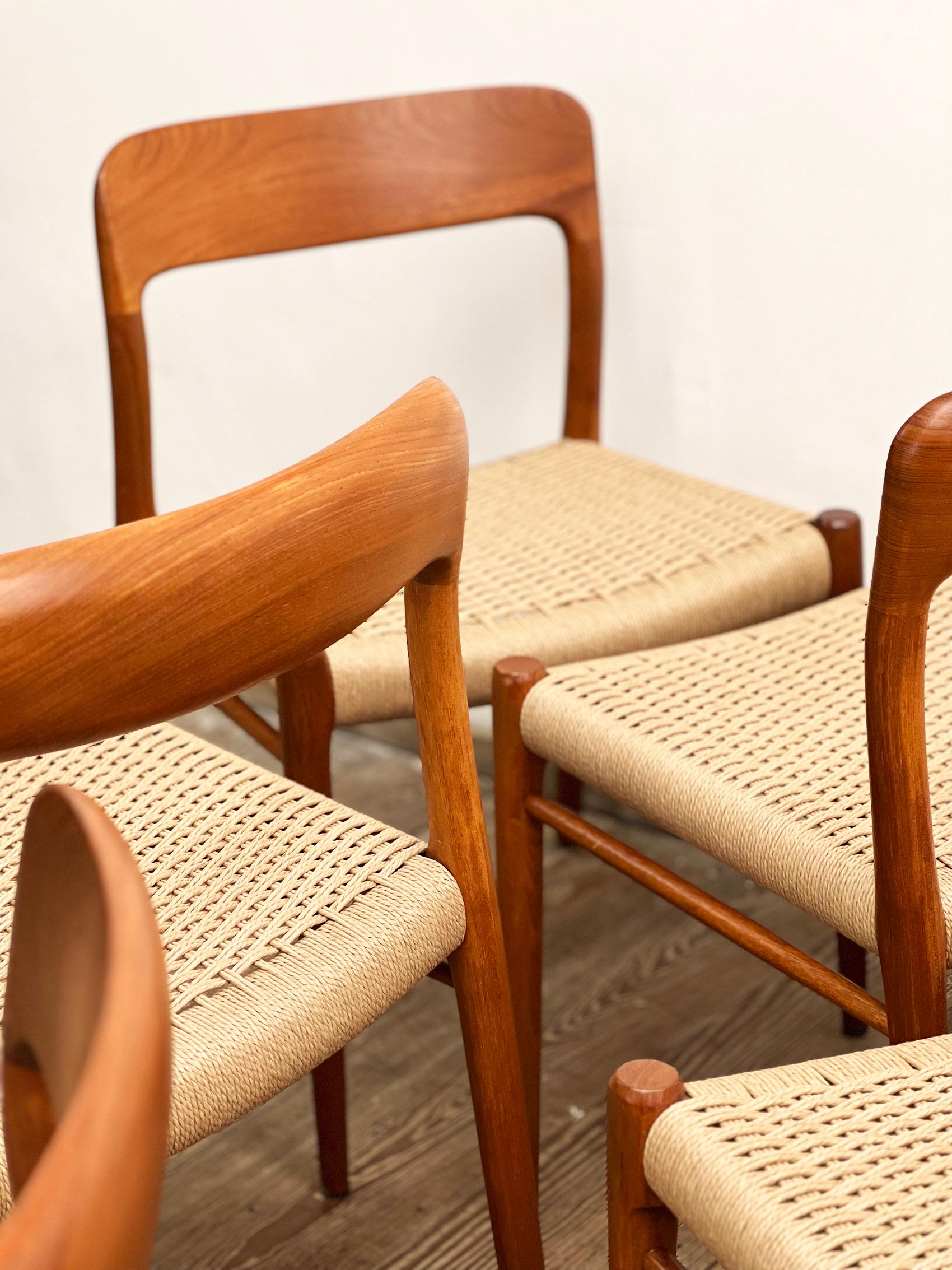 Sedie da pranzo in teak del Medioevo #75 di Niels O. Møller, J. L. Moller, set da 10 in vendita 6
