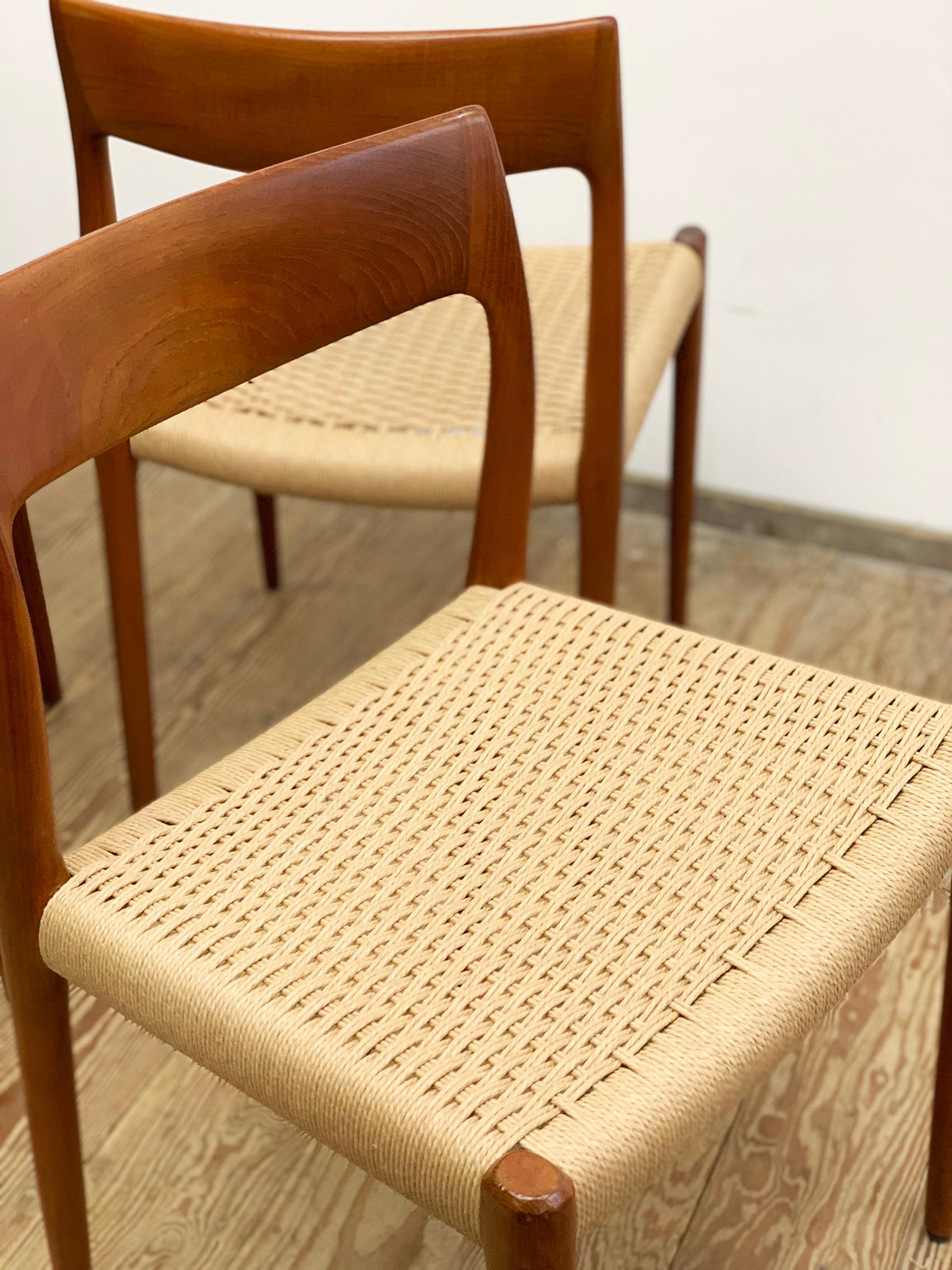 Mid-Century Teak Dining Chairs #77 by Niels O. Møller for J. L. Moller, Set of 4 In Good Condition In München, Bavaria