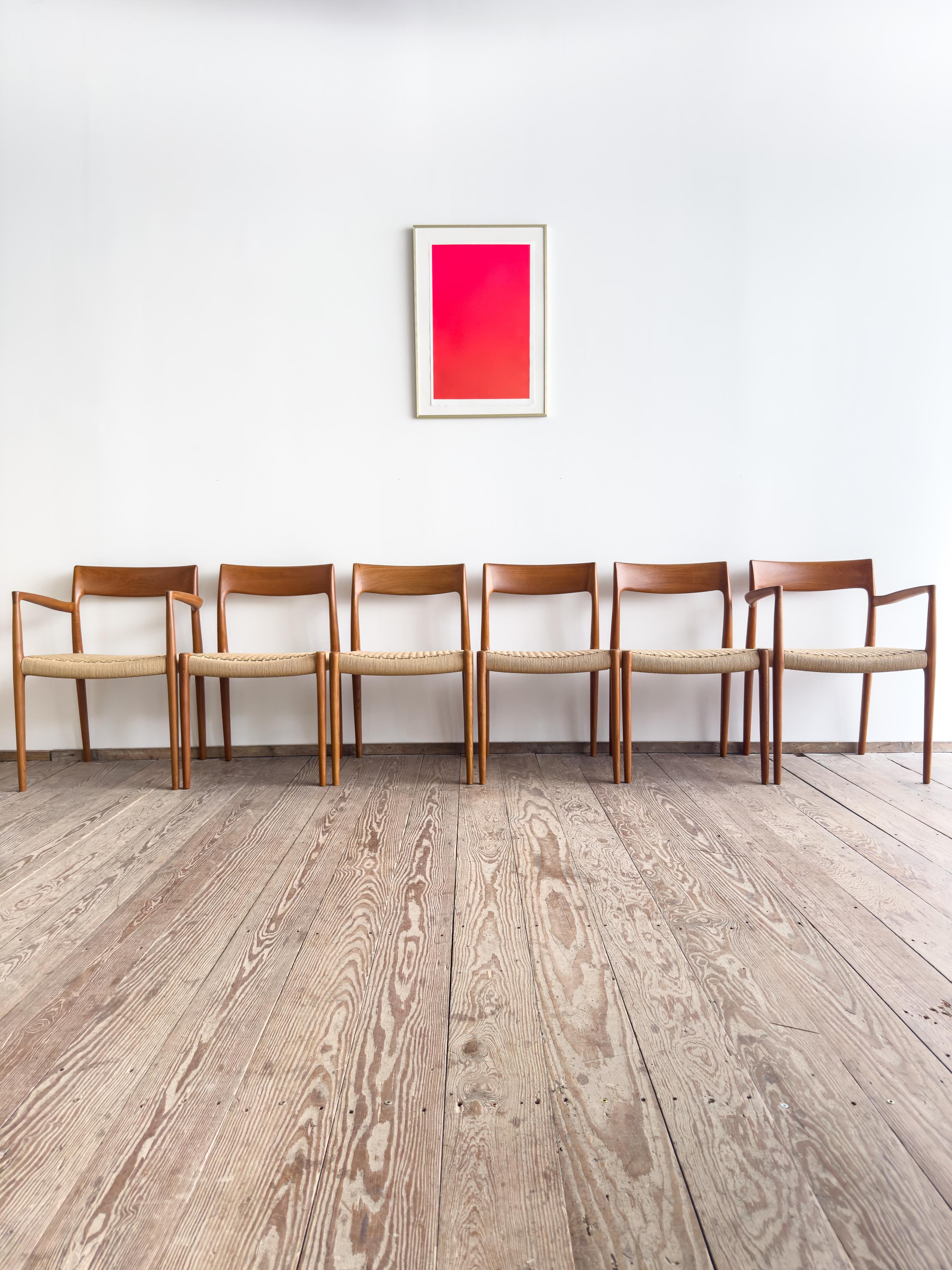 Sillas de comedor de teca de mediados de siglo nº 57&77 de Niels O. Møller, J. L. Moller, juego de 6 Moderno de mediados de siglo en venta