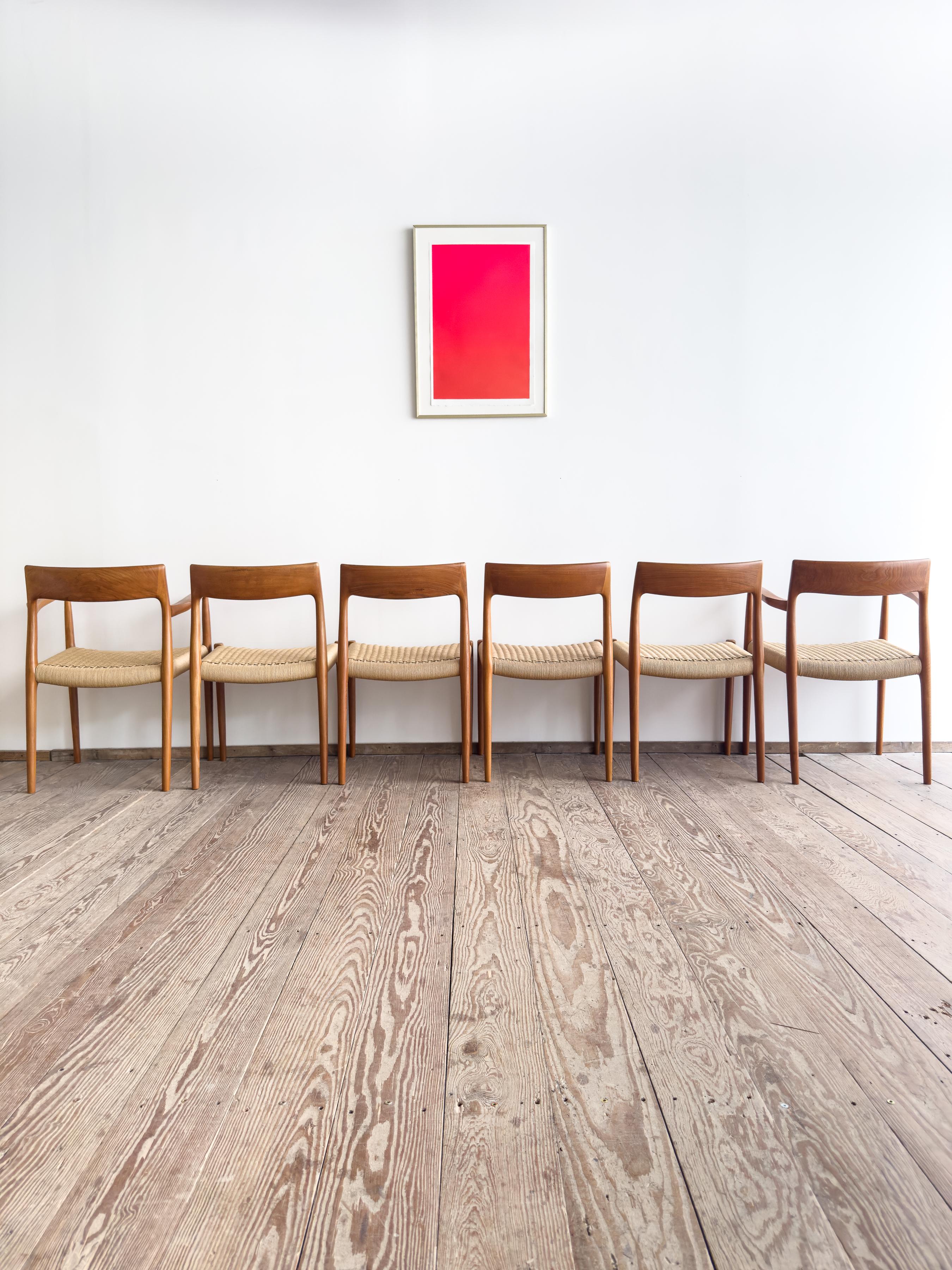 Sillas de comedor de teca de mediados de siglo nº 57&77 de Niels O. Møller, J. L. Moller, juego de 6 Tallado a mano en venta