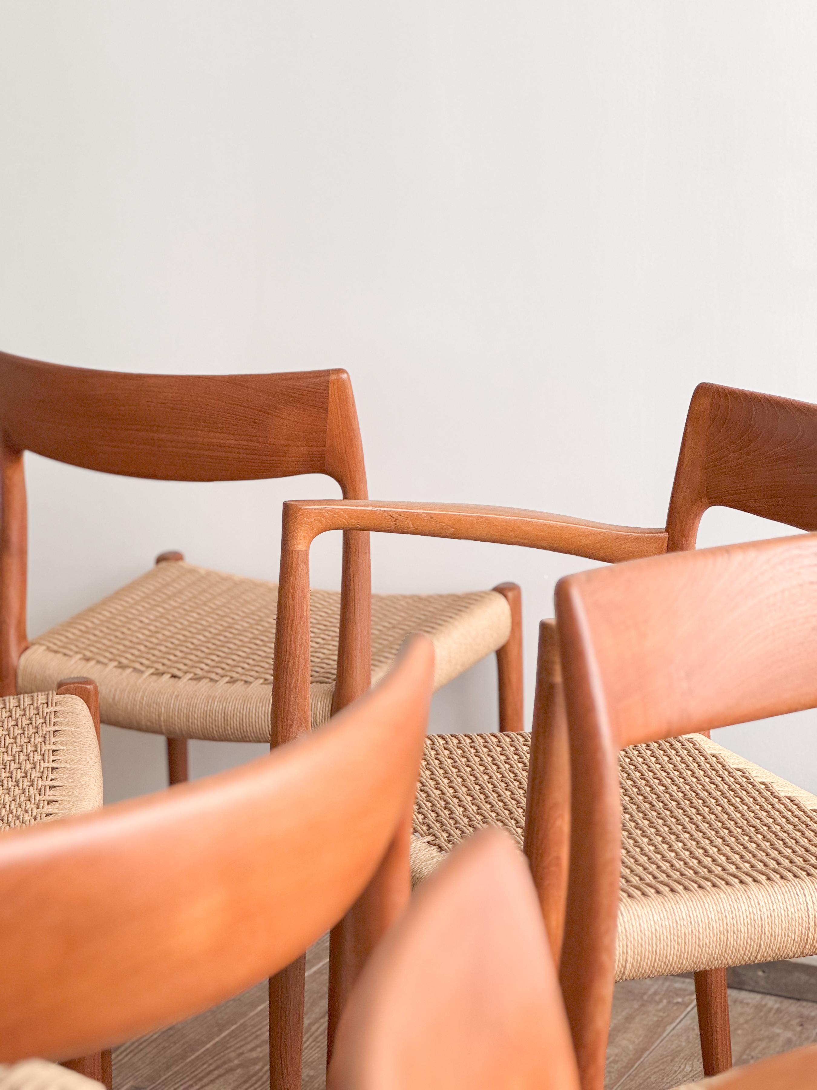 Sillas de comedor de teca de mediados de siglo nº 57&77 de Niels O. Møller, J. L. Moller, juego de 6 en Bueno estado para la venta en München, Bavaria