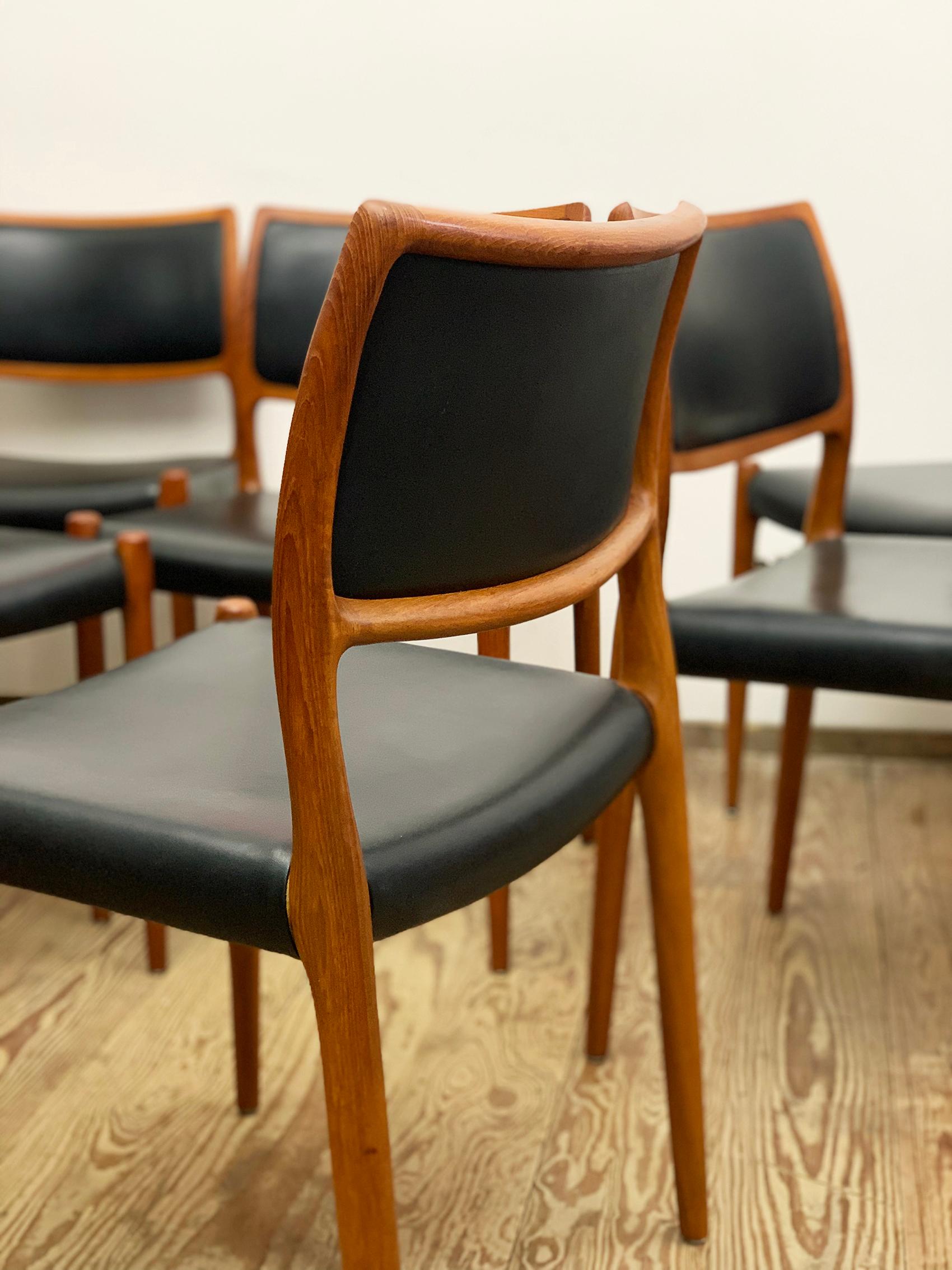 Bouleau Chaises de salle à manger en teck du milieu du siècle #80 par Niels O. Møller pour J. L. Moller, ensemble de 8 en vente