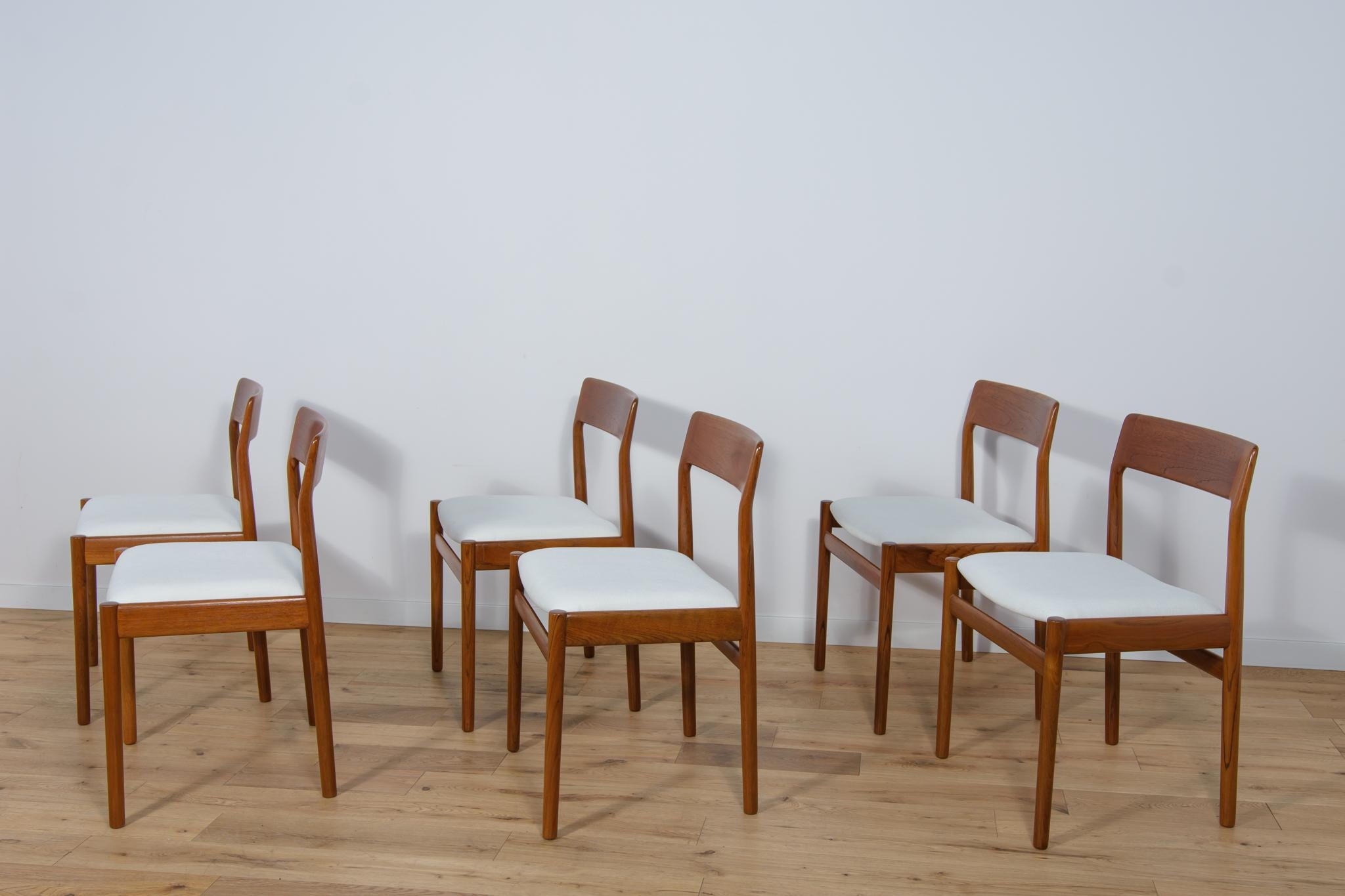  Esszimmerstühle aus Teakholz aus der Mitte des Jahrhunderts von Johannes Nørgaard für Nørgaards Møbelfabrik (Dänisch) im Angebot
