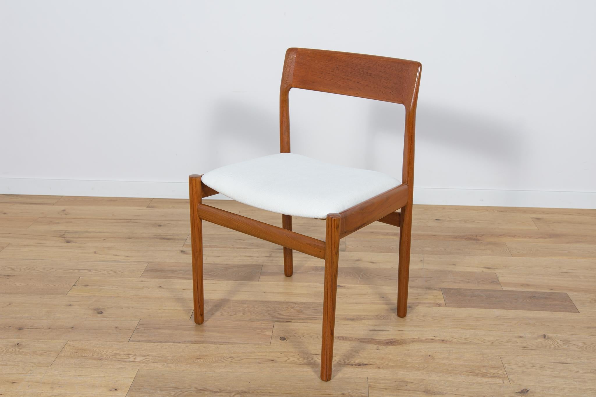  Mid-Century Teak Dining Chairs by Johannes Nørgaard for Nørgaards Møbelfabrik For Sale 1
