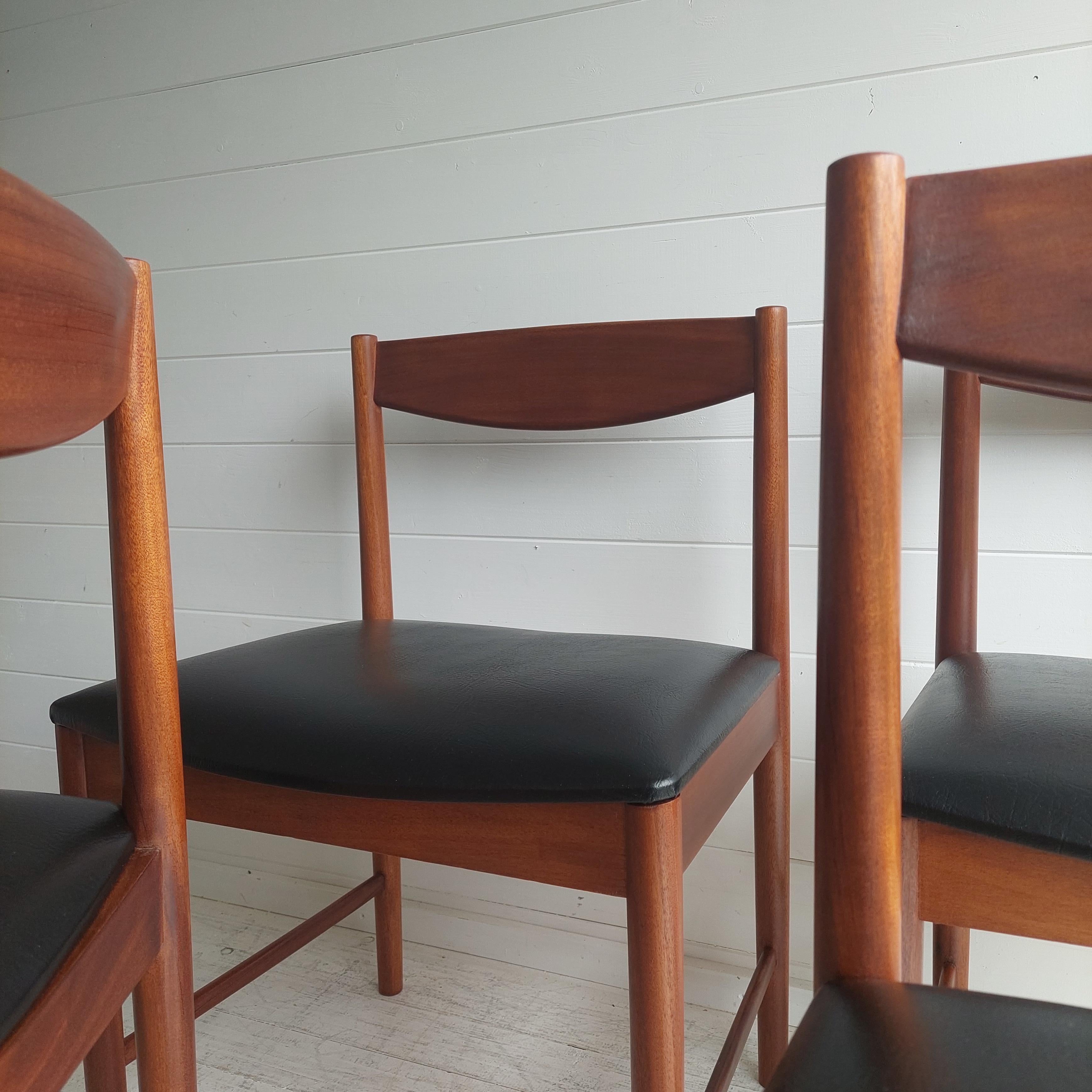 Mid Century Teak Dining Chairs By McIntosh 1960s Set Of 4 In Good Condition In Leamington Spa, GB