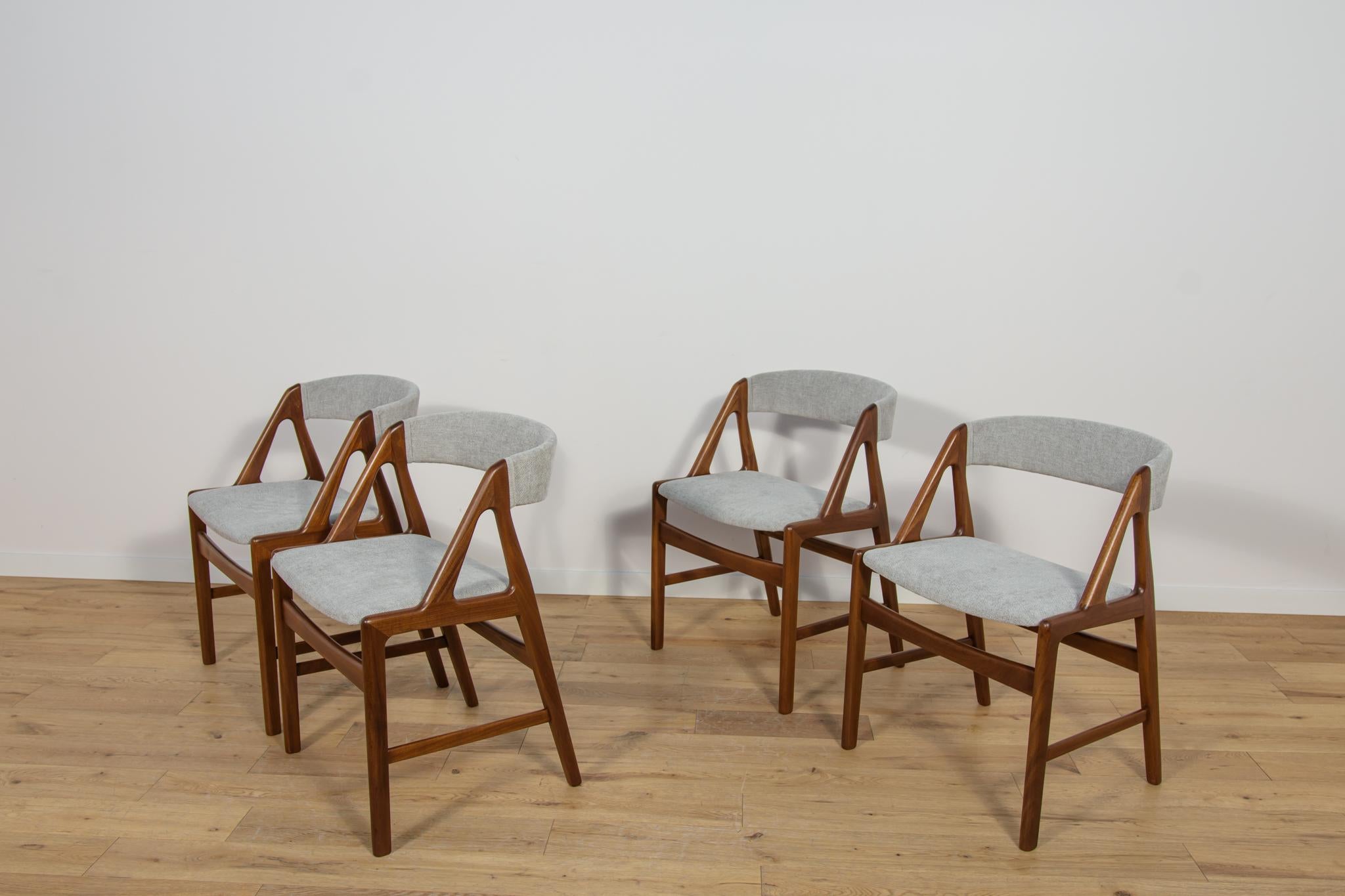 Travail du bois Chaises de salle à manger en teck du milieu du siècle, Danemark, années 1960, ensemble de 4 en vente