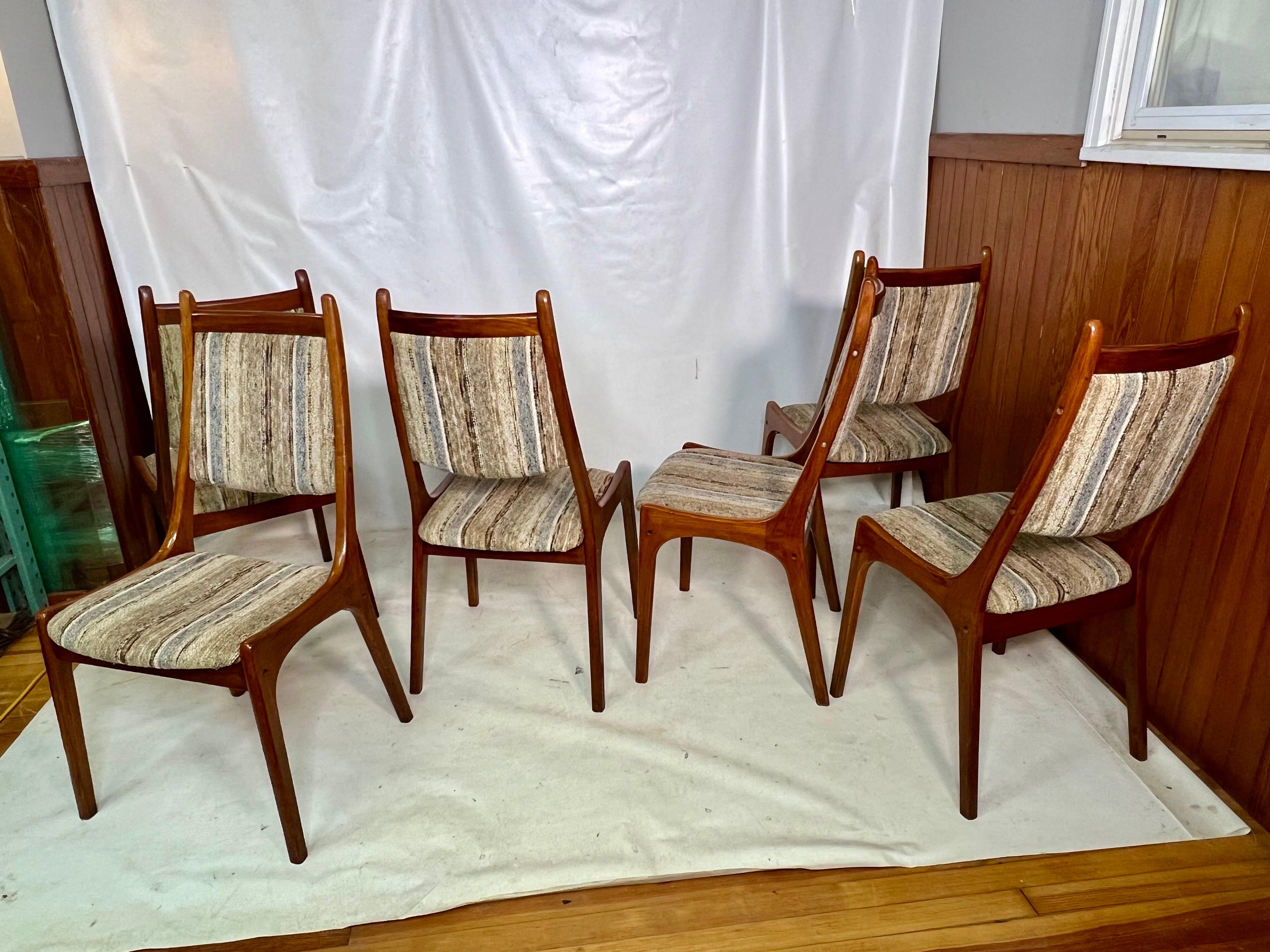 Mid-Century Teak Esszimmerstühle von R. Huber & Co. 6er Set (Teakholz) im Angebot