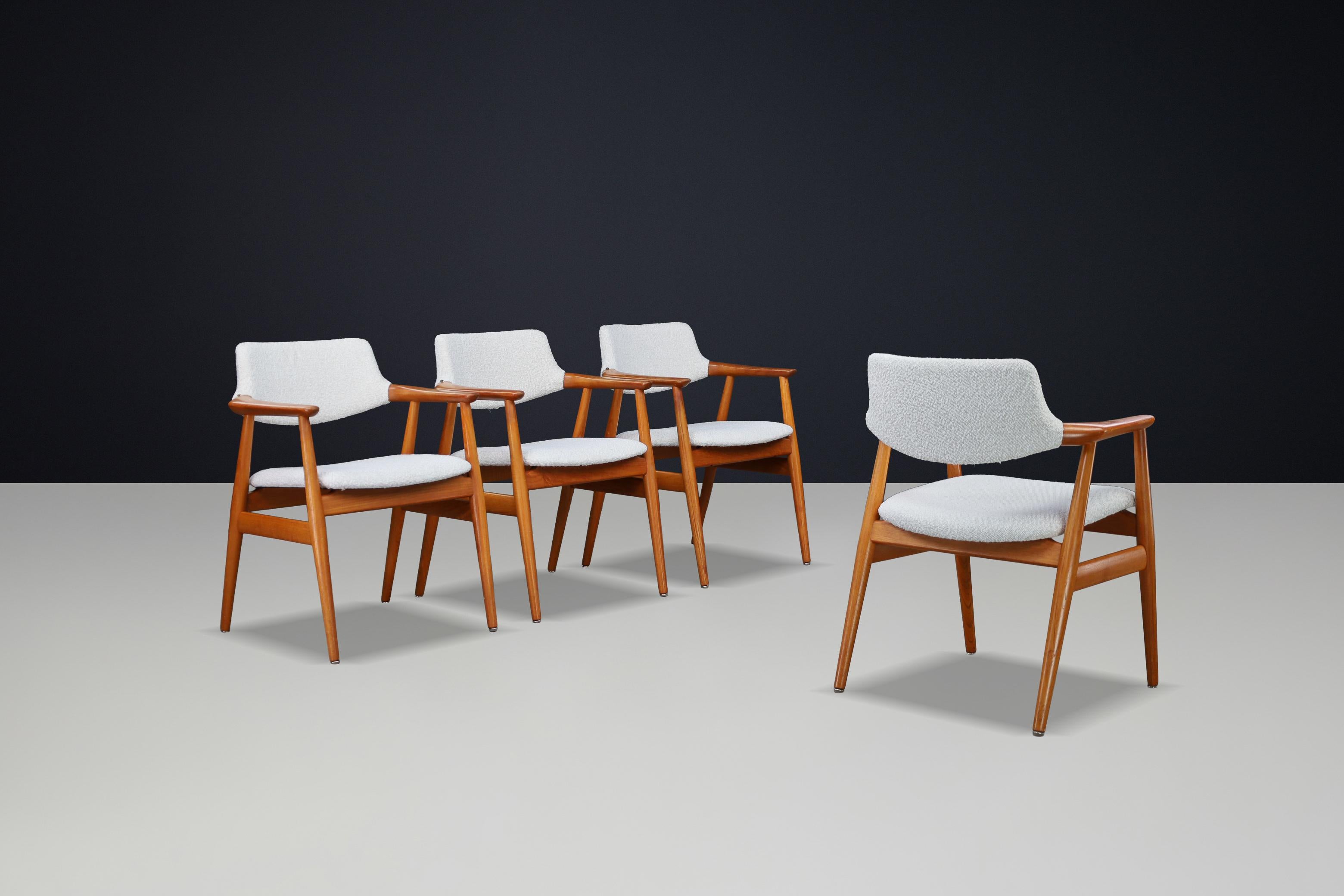 Scandinavo moderno Sedie da pranzo in teak di metà secolo Modello GM11 di Svend Åge Eriksen per Glostrup in vendita