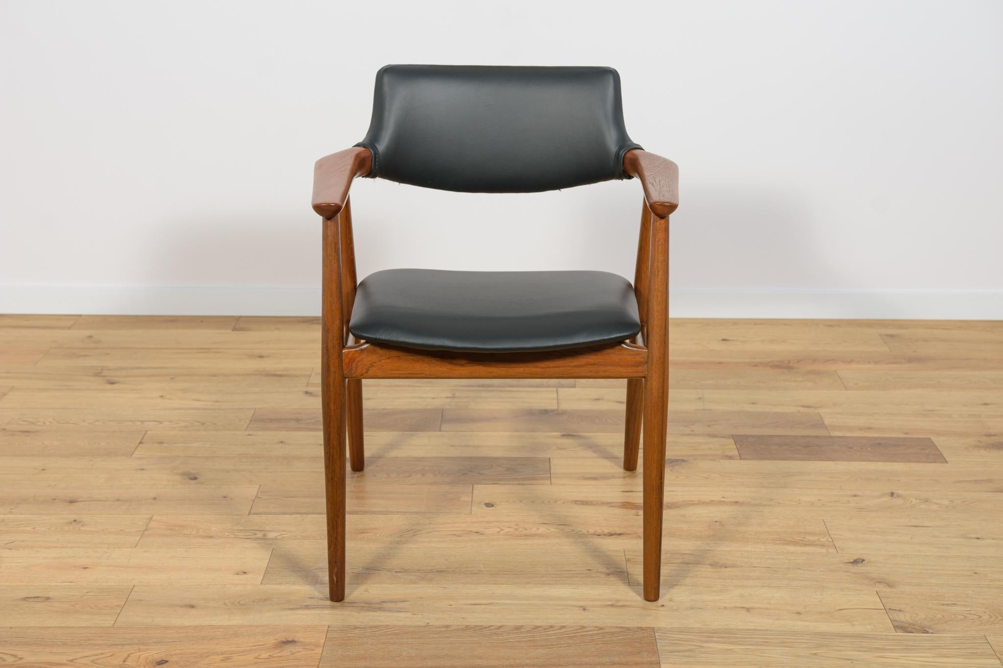 Mid century Teak Dining Chairs Model GM11 by Svend Åge Eriksen for Glostrup. In Excellent Condition For Sale In GNIEZNO, 30