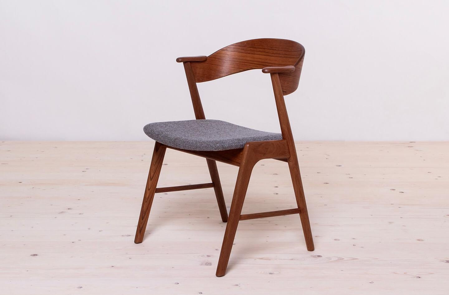 Ensemble de salle à manger en teck du milieu du siècle par Korup, 8 chaises, table extensible, Danemark, années 1960 3