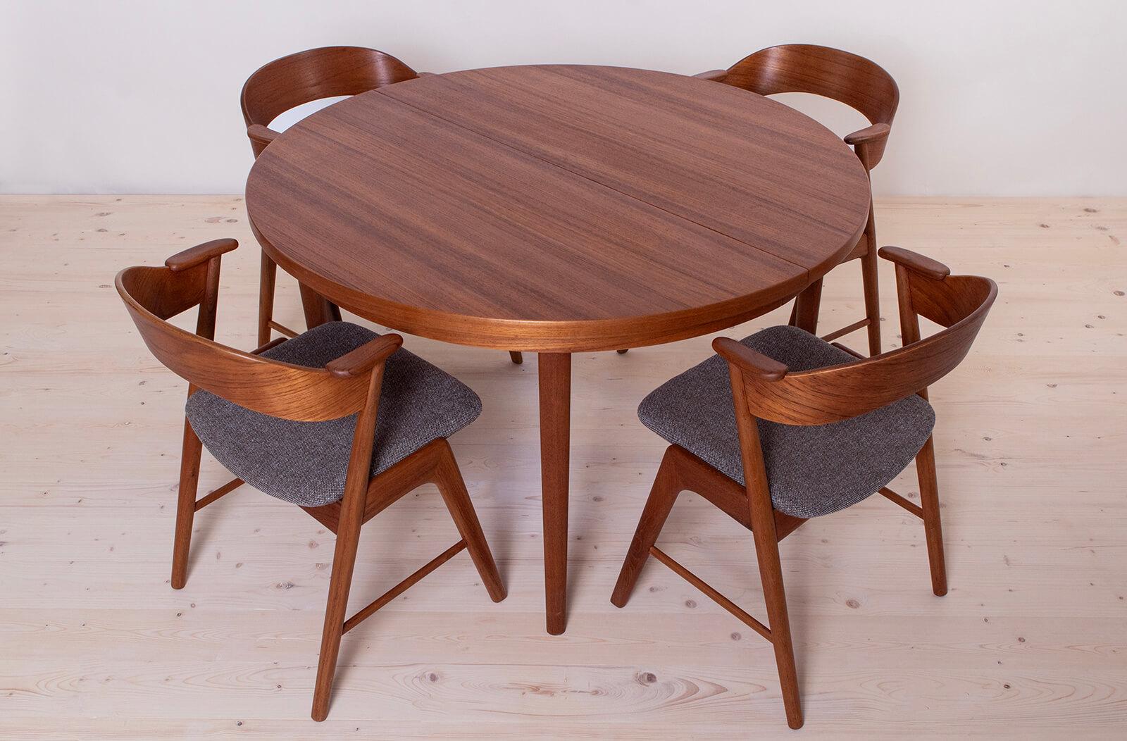 Danois Ensemble de salle à manger en teck du milieu du siècle par Korup, 8 chaises, table extensible, Danemark, années 1960