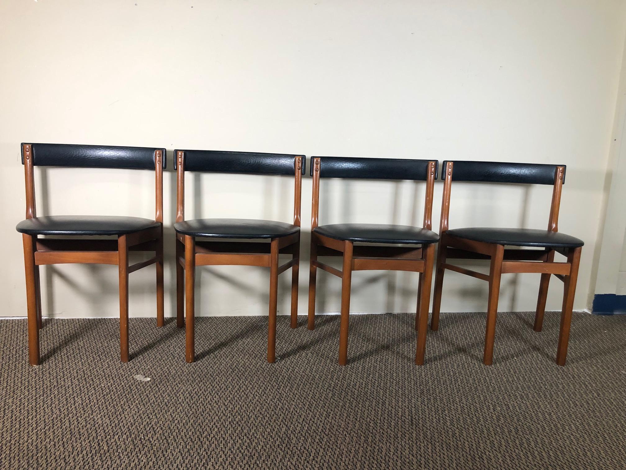 Midcentury Teak Dining Set by McIntosh Extending Table 4 Chairs Roundette For Sale 4