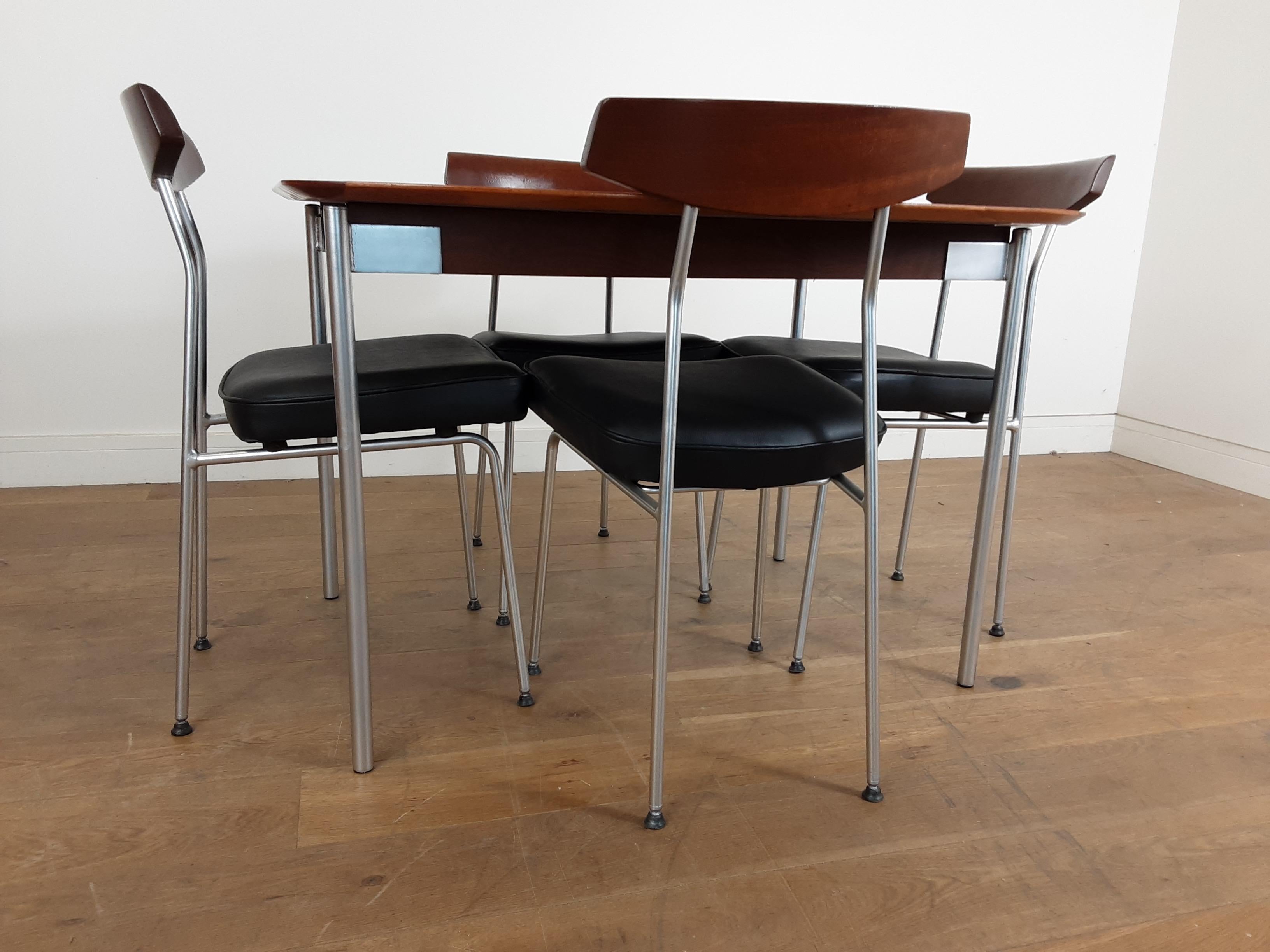 Mid-Century Modern Midcentury Teak Dining Table and 4 Chairs by John and Sylvia Reid for Stag For Sale