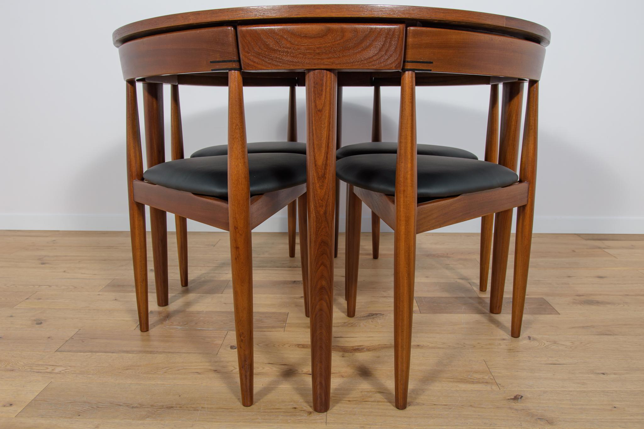 Mid-Century Teak Dining Table and Chairs Set by Hans Olsen for Frem Røjle, 1950s In Excellent Condition For Sale In GNIEZNO, 30