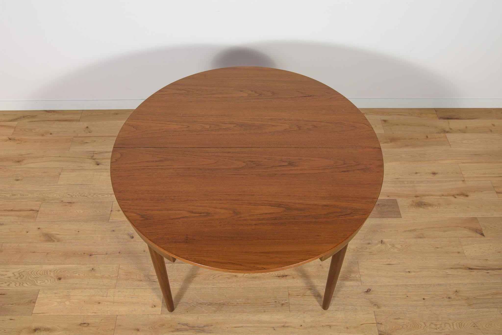 Mid-Century Teak Dining Table and Chairs Set by Hans Olsen for Frem Røjle. For Sale 2