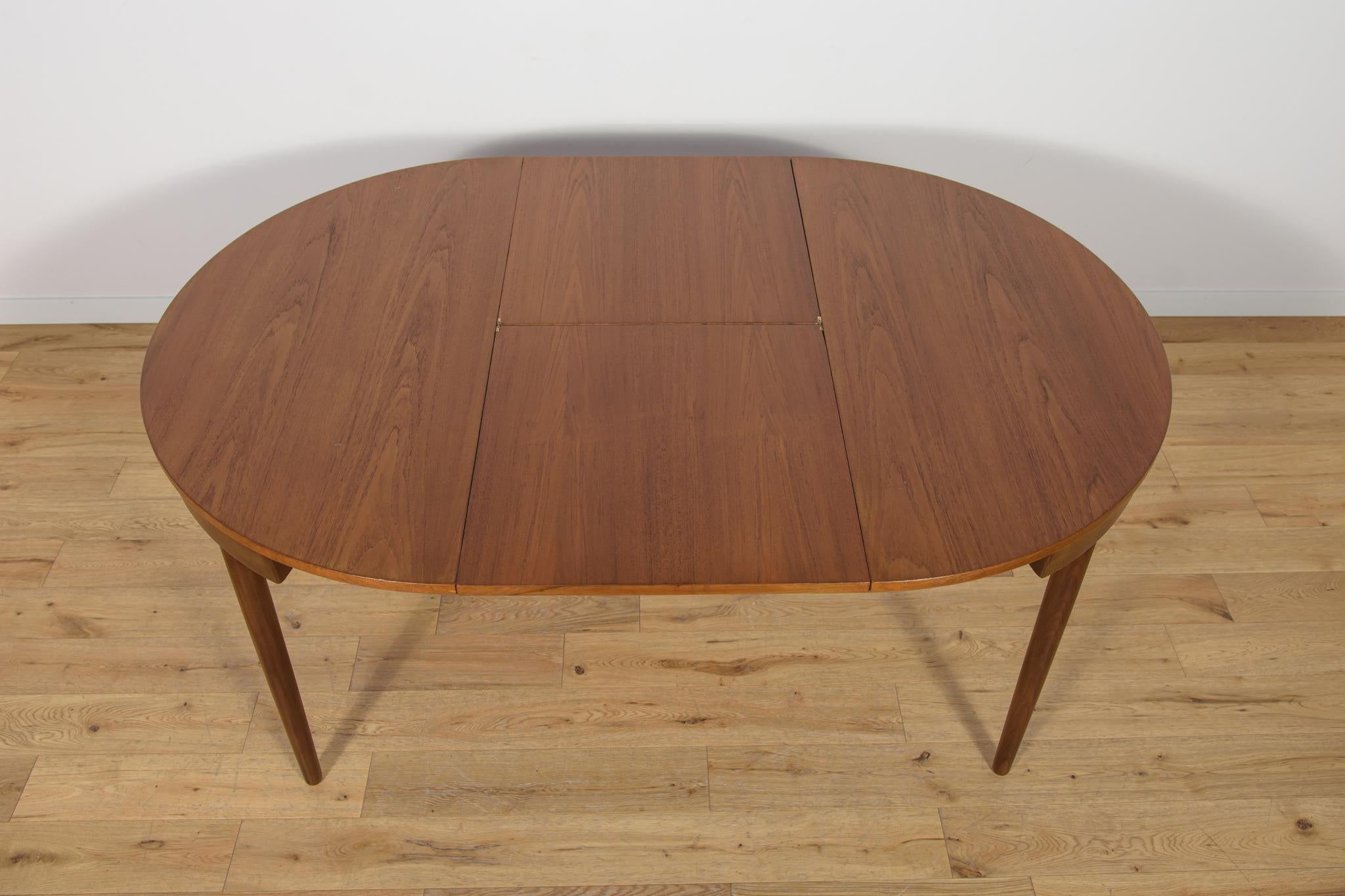 Mid-Century Teak Dining Table and Chairs Set by Hans Olsen for Frem Røjle. For Sale 4