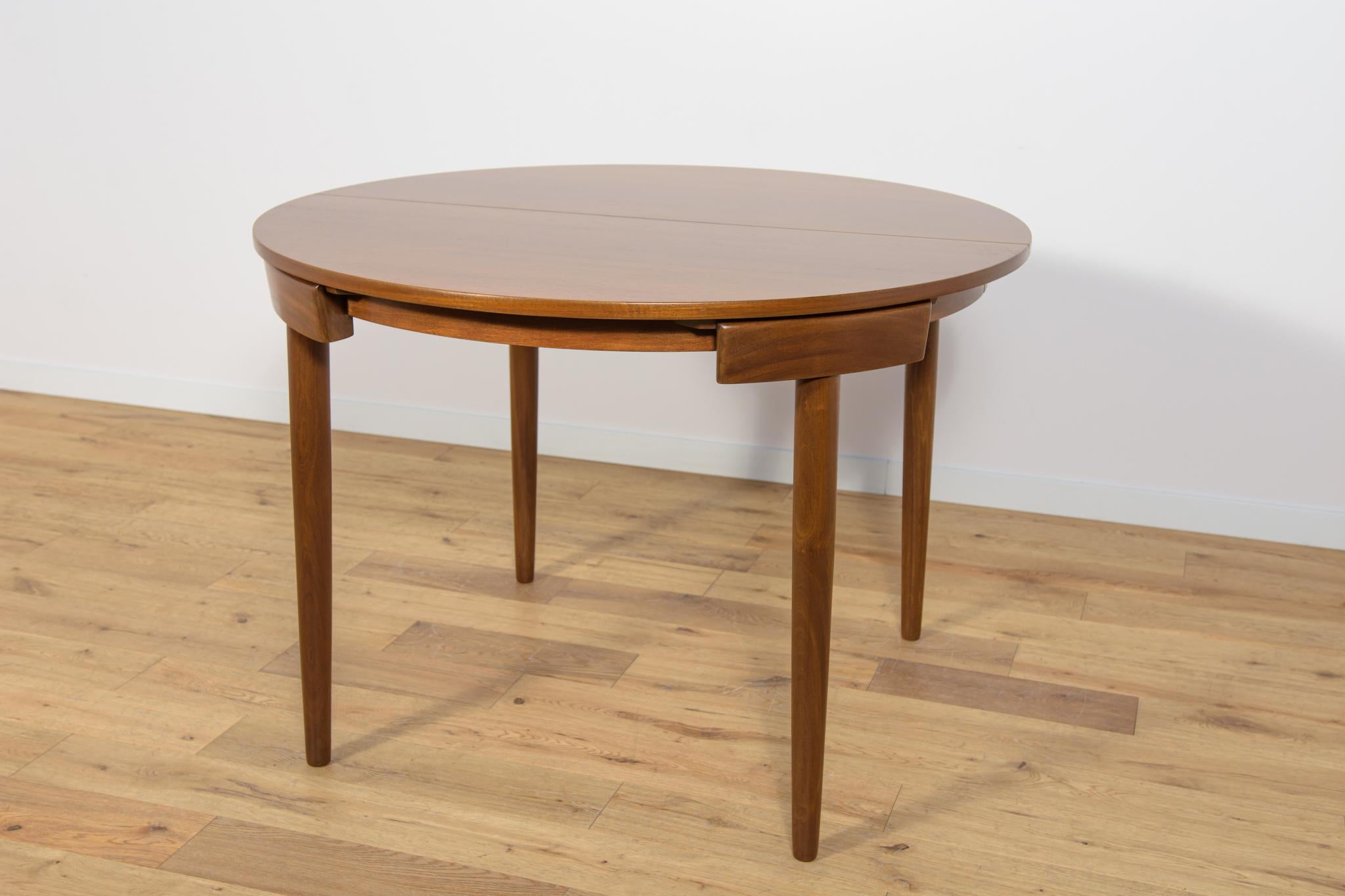  Mid-Century Teak Dining Table and Chairs Set by Hans Olsen for Frem Røjle. For Sale 5