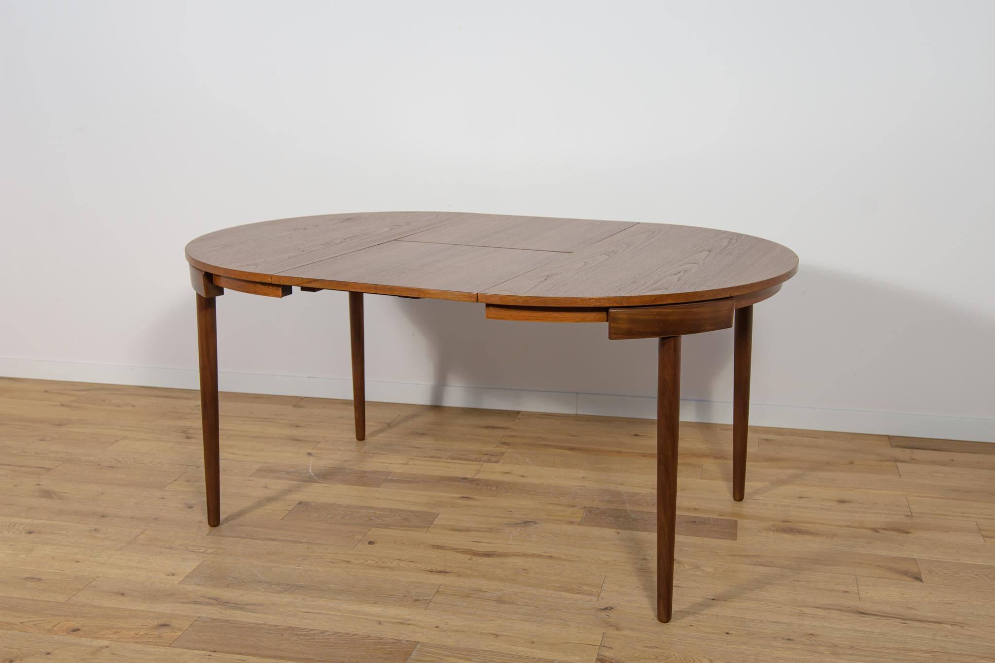 Mid-Century Teak Dining Table and Chairs Set by Hans Olsen for Frem Røjle. For Sale 5