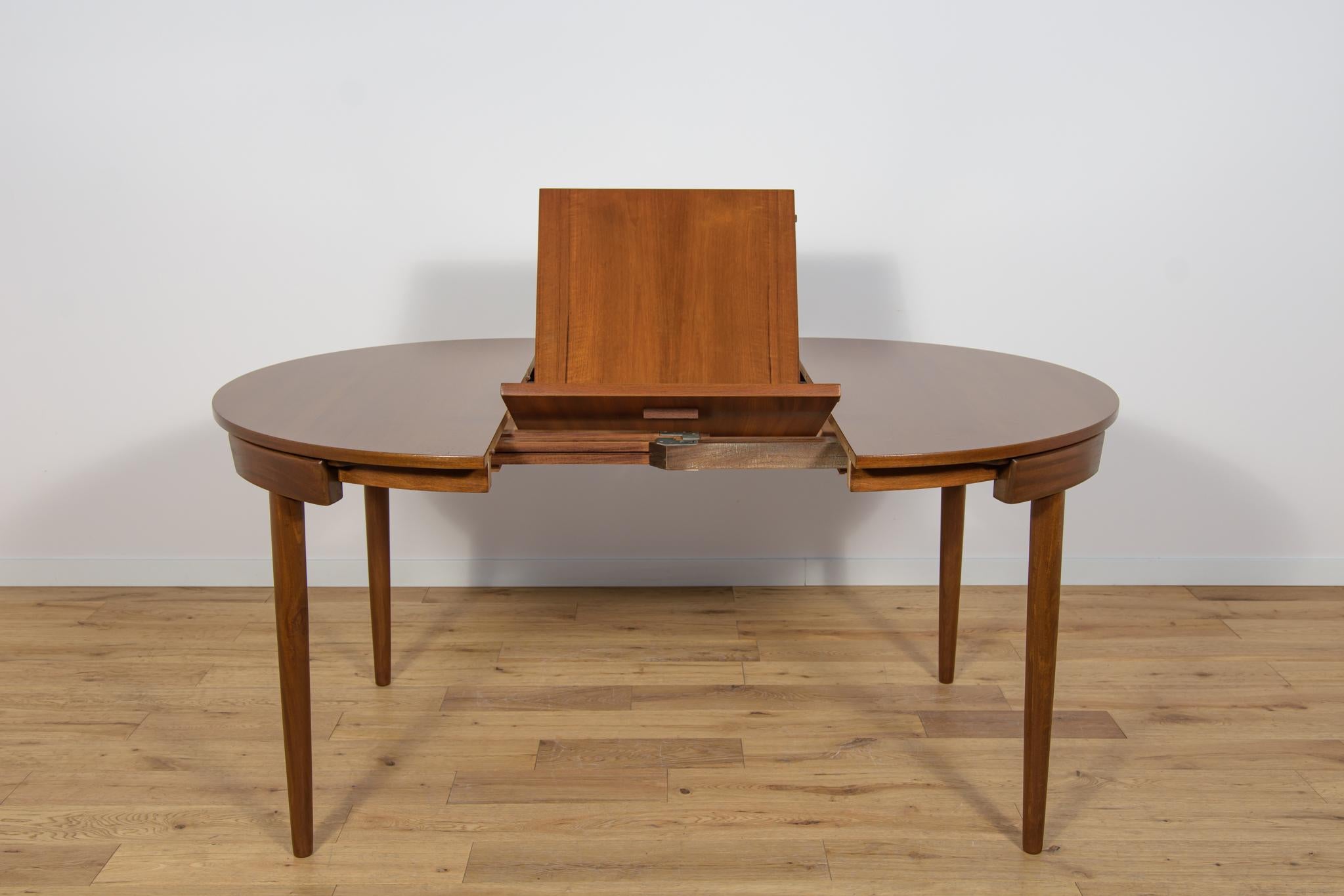  Mid-Century Teak Dining Table and Chairs Set by Hans Olsen for Frem Røjle. For Sale 6