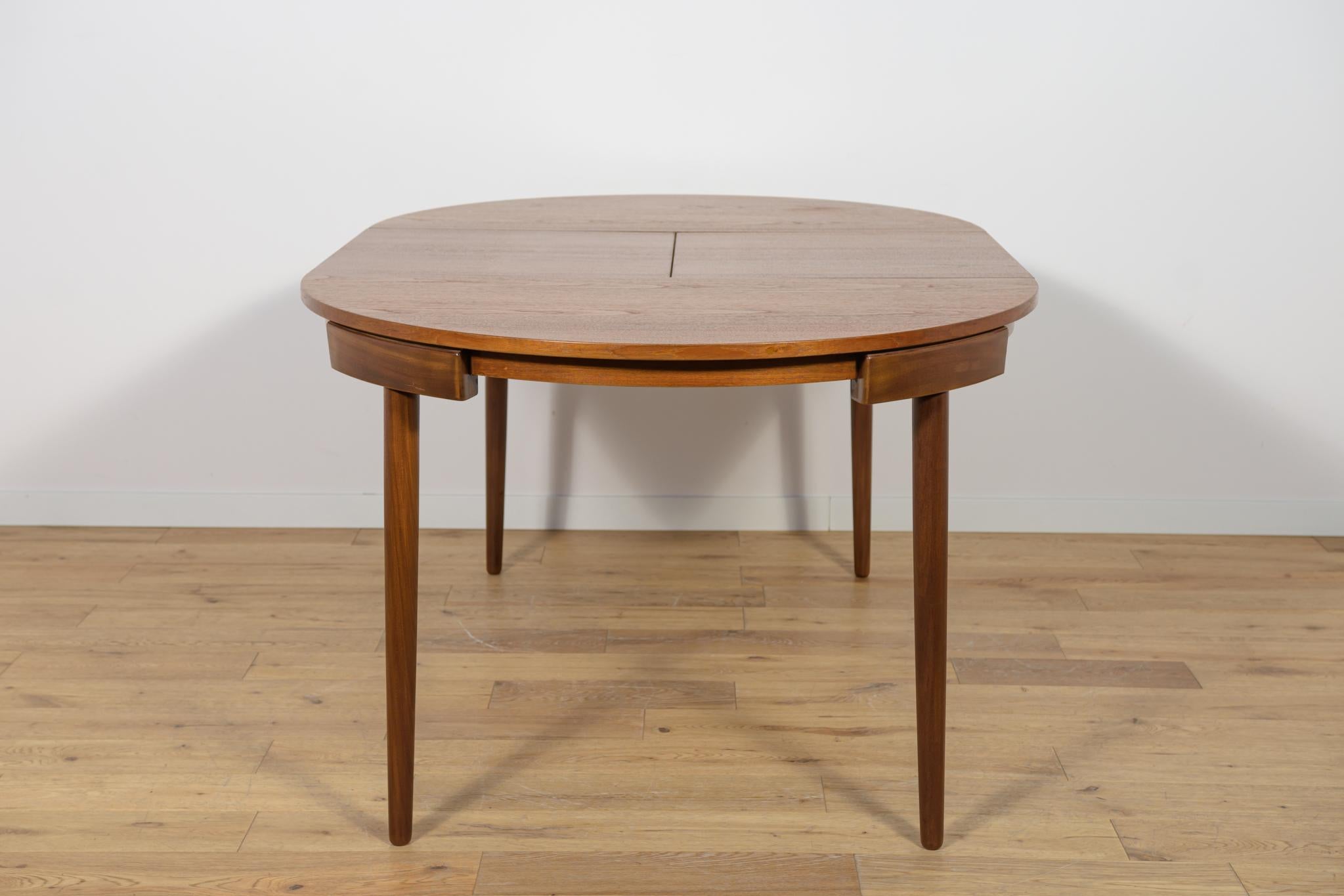 Mid-Century Teak Dining Table and Chairs Set by Hans Olsen for Frem Røjle. For Sale 6