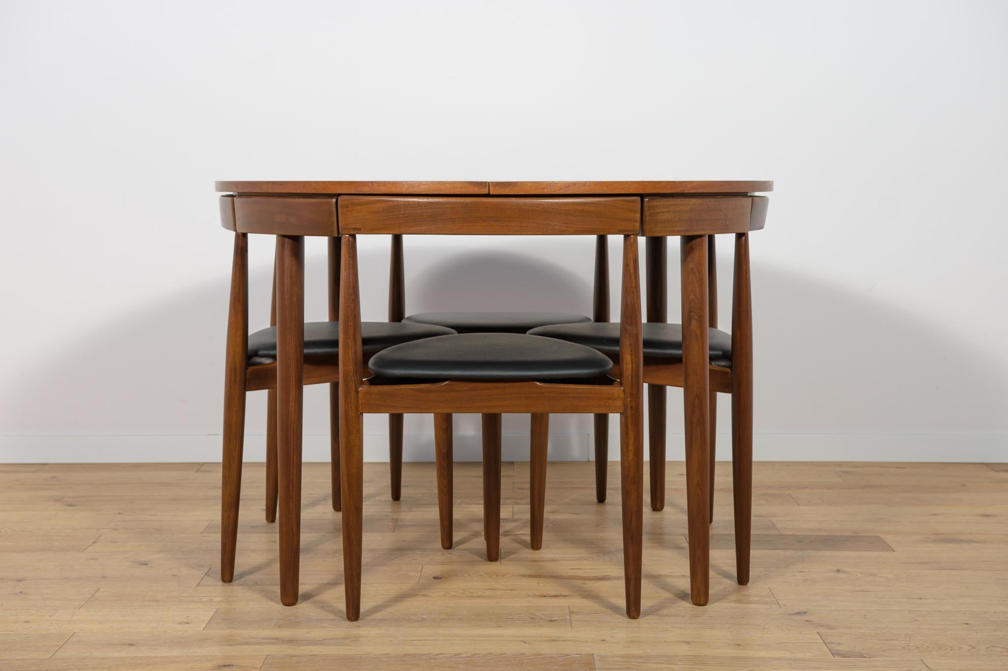 Mid-Century Modern Mid-Century Teak Dining Table and Chairs Set by Hans Olsen for Frem Røjle. For Sale