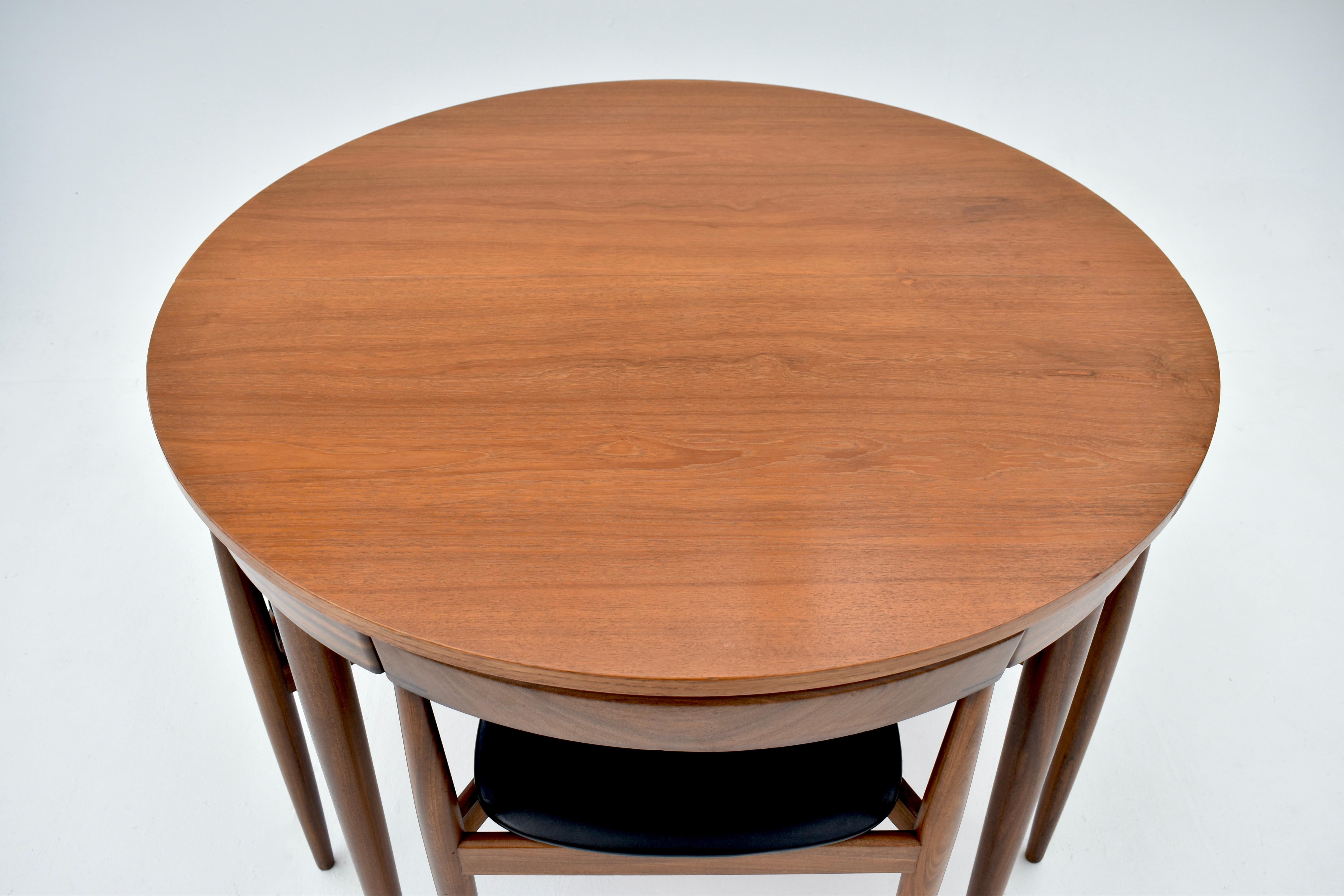 Mid Century Teak Dining Table and Chairs Set by Hans Olsen for Frem Røjle In Good Condition In Shepperton, Surrey