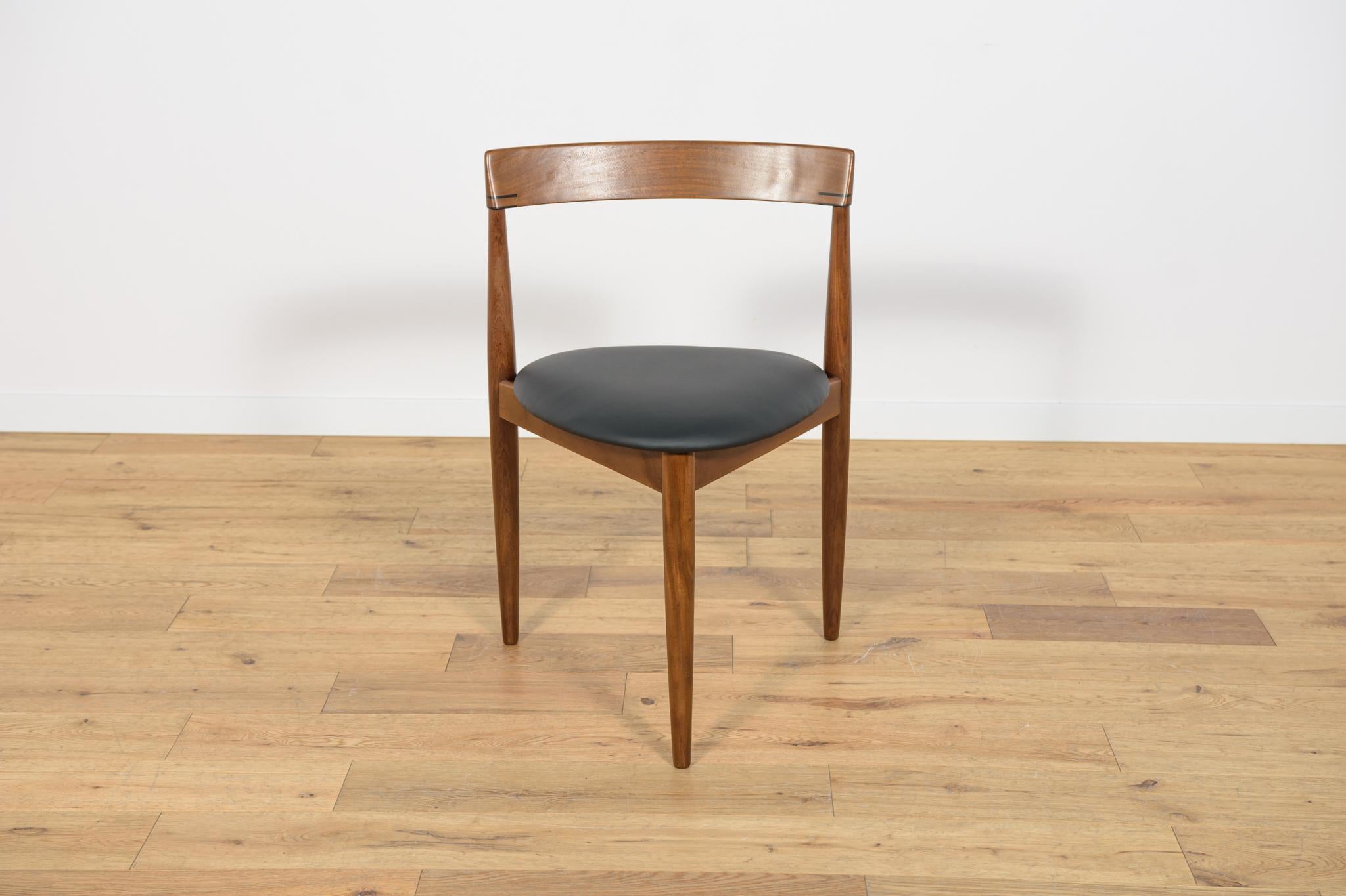 Leather  Mid-Century Teak Dining Table and Chairs Set by Hans Olsen for Frem Røjle. For Sale